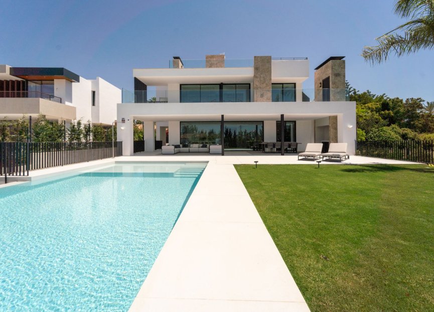 Resale - House - Detached Villa - Marbella - Nueva Andalucia