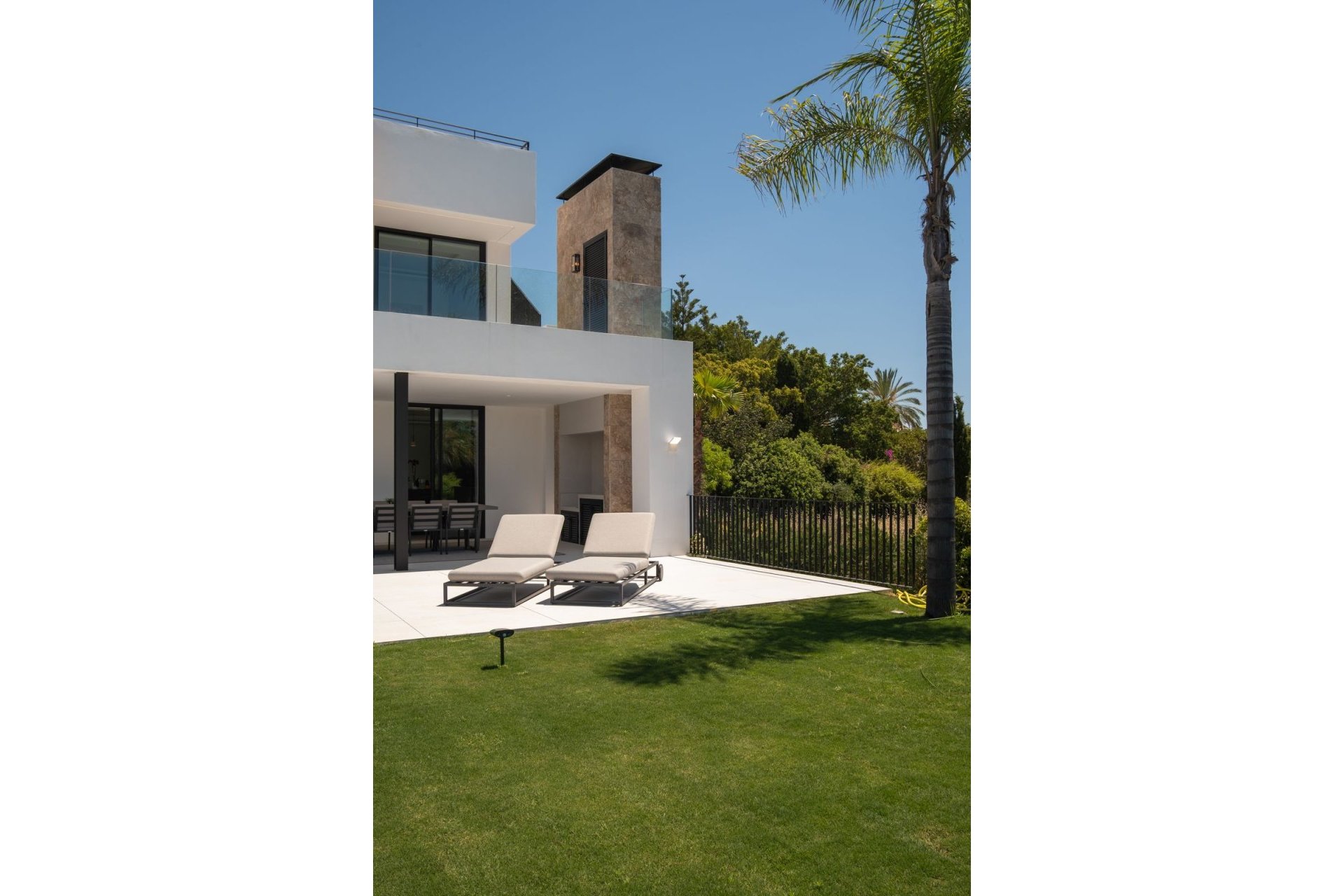 Resale - House - Detached Villa - Marbella - Nueva Andalucia