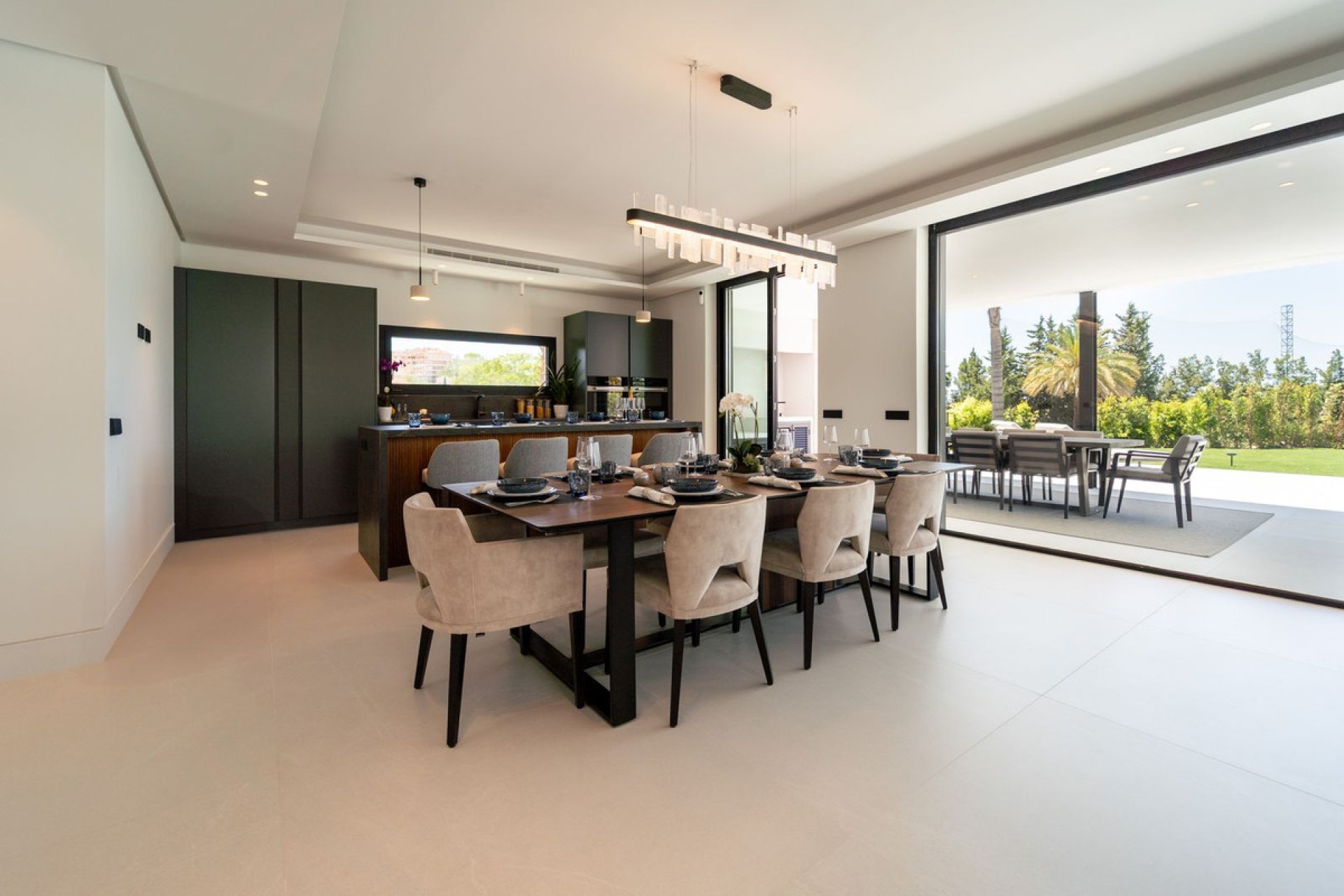 Resale - House - Detached Villa - Marbella - Nueva Andalucia