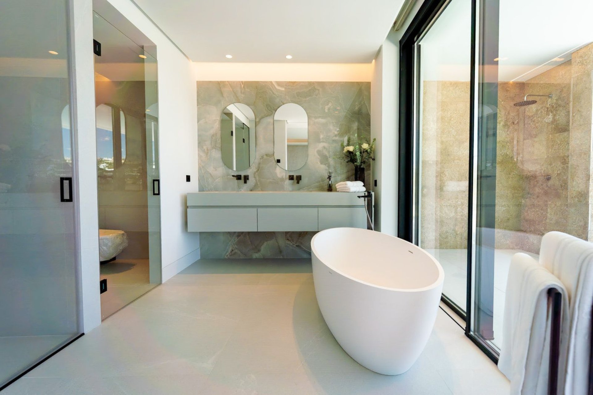 Resale - House - Detached Villa - Marbella - Nueva Andalucia