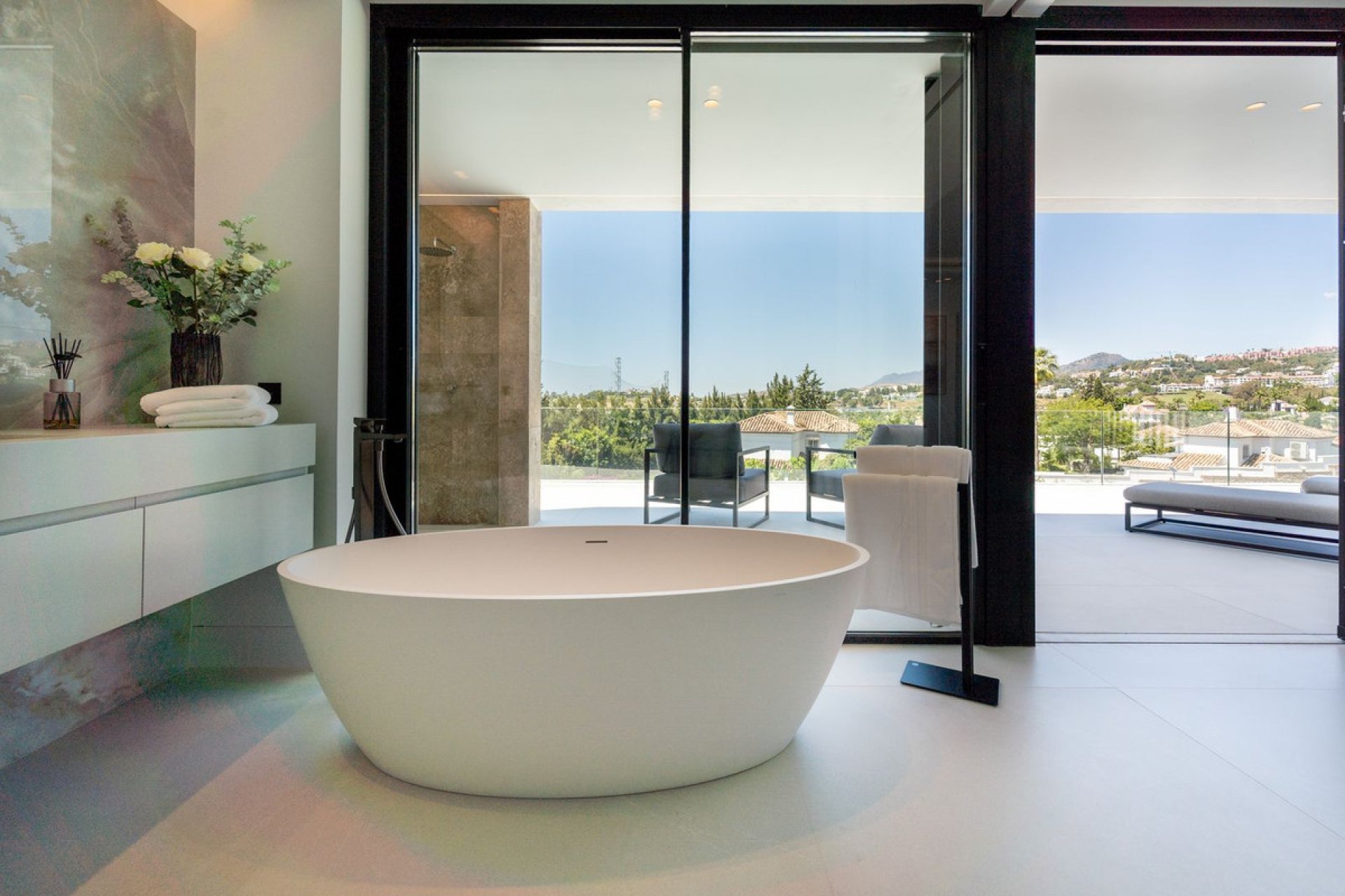 Resale - House - Detached Villa - Marbella - Nueva Andalucia