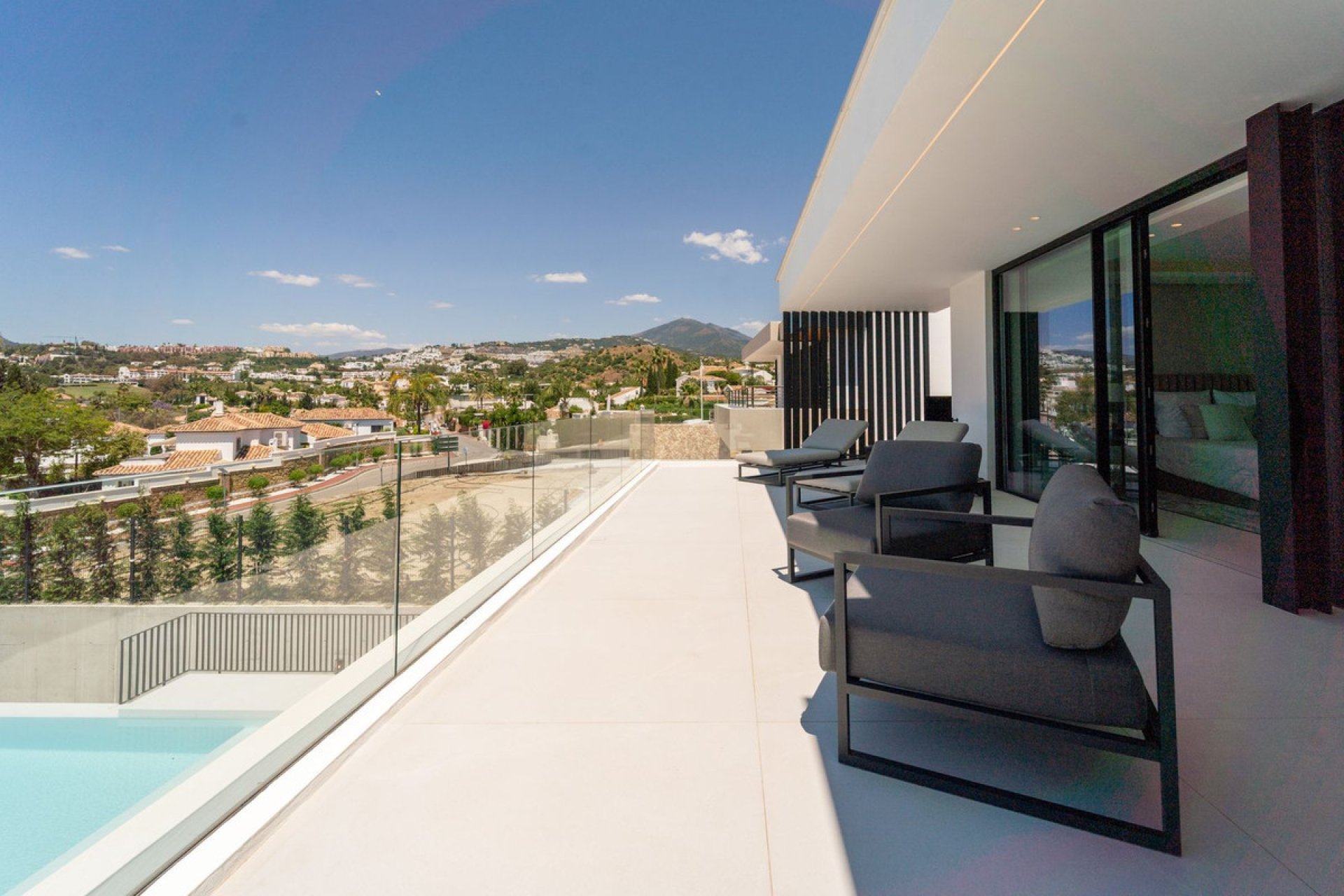 Resale - House - Detached Villa - Marbella - Nueva Andalucia