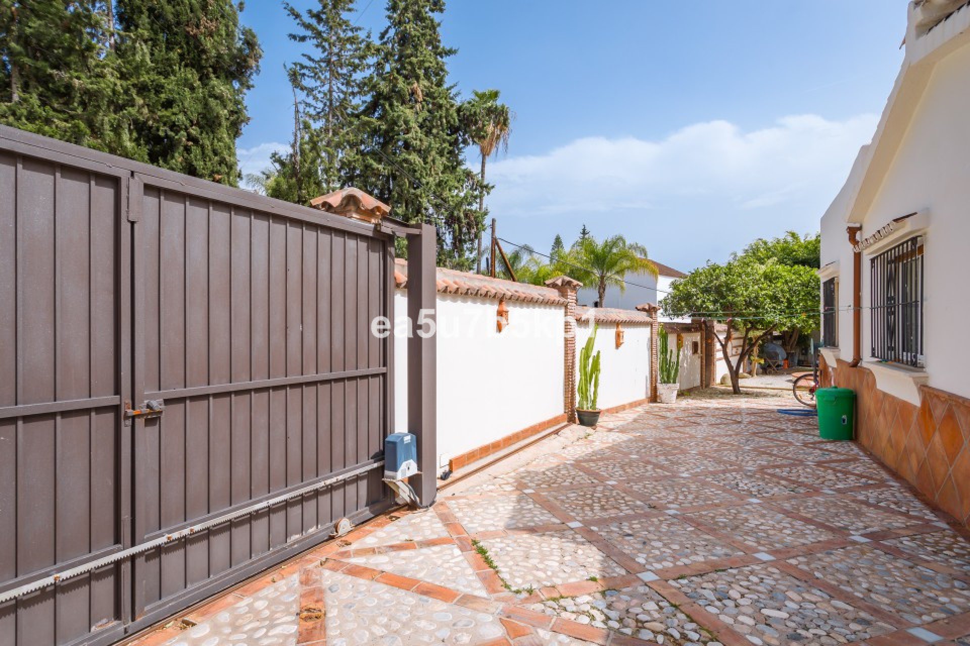 Resale - House - Detached Villa - Marbella - Nueva Andalucia