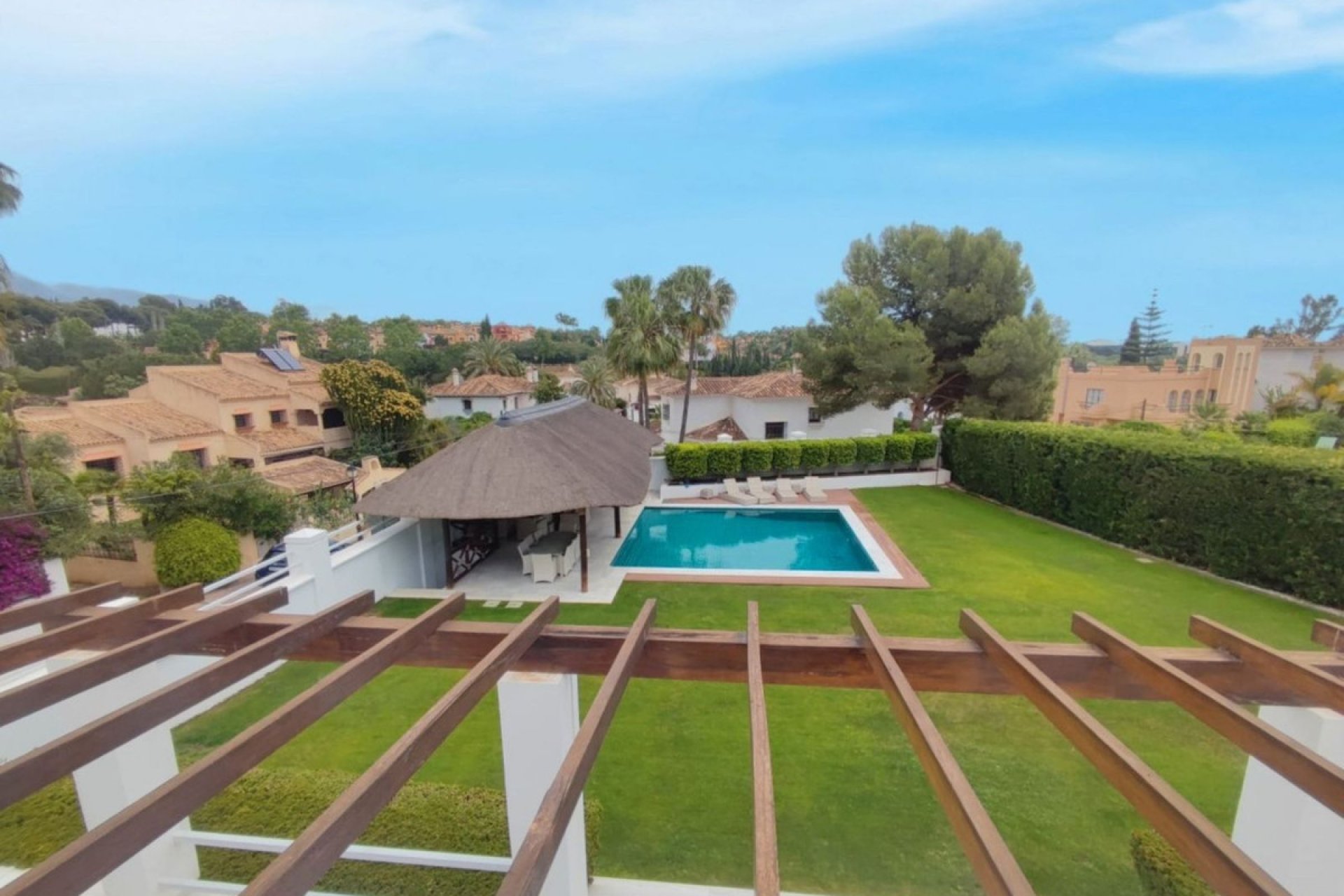 Resale - House - Detached Villa - Marbella - Nueva Andalucia
