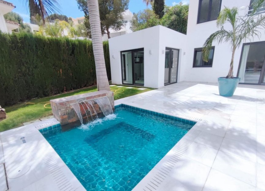 Resale - House - Detached Villa - Marbella - Nueva Andalucia