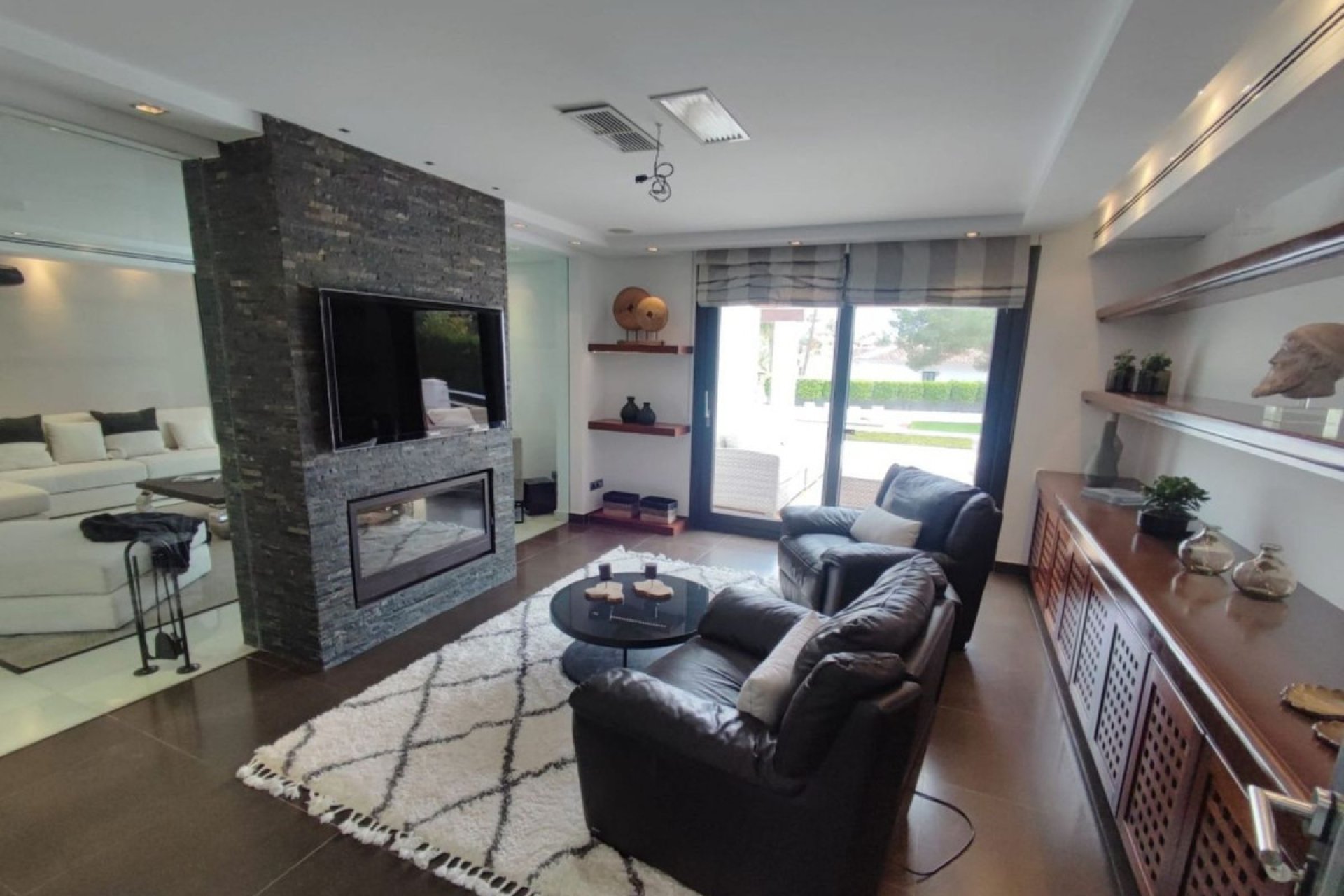 Resale - House - Detached Villa - Marbella - Nueva Andalucia