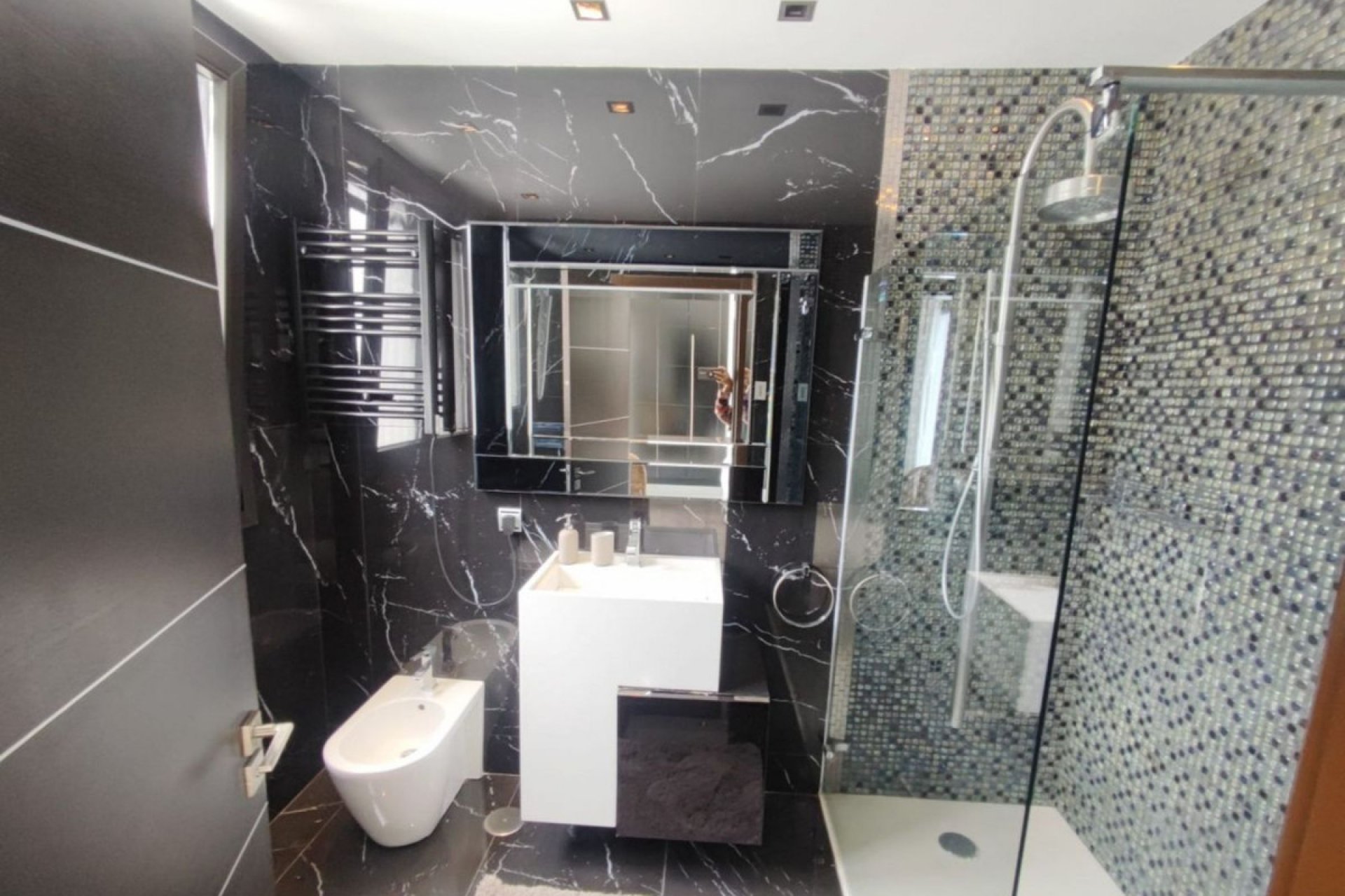 Resale - House - Detached Villa - Marbella - Nueva Andalucia