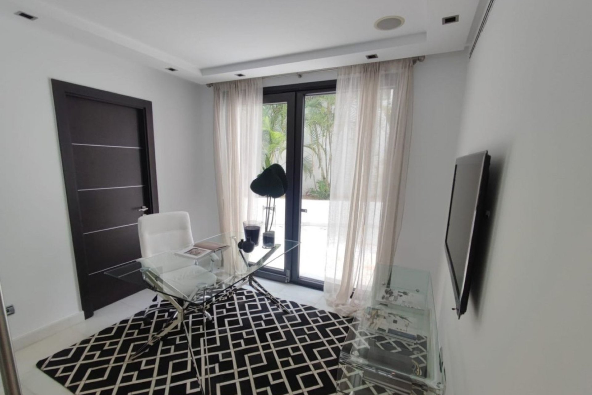 Resale - House - Detached Villa - Marbella - Nueva Andalucia