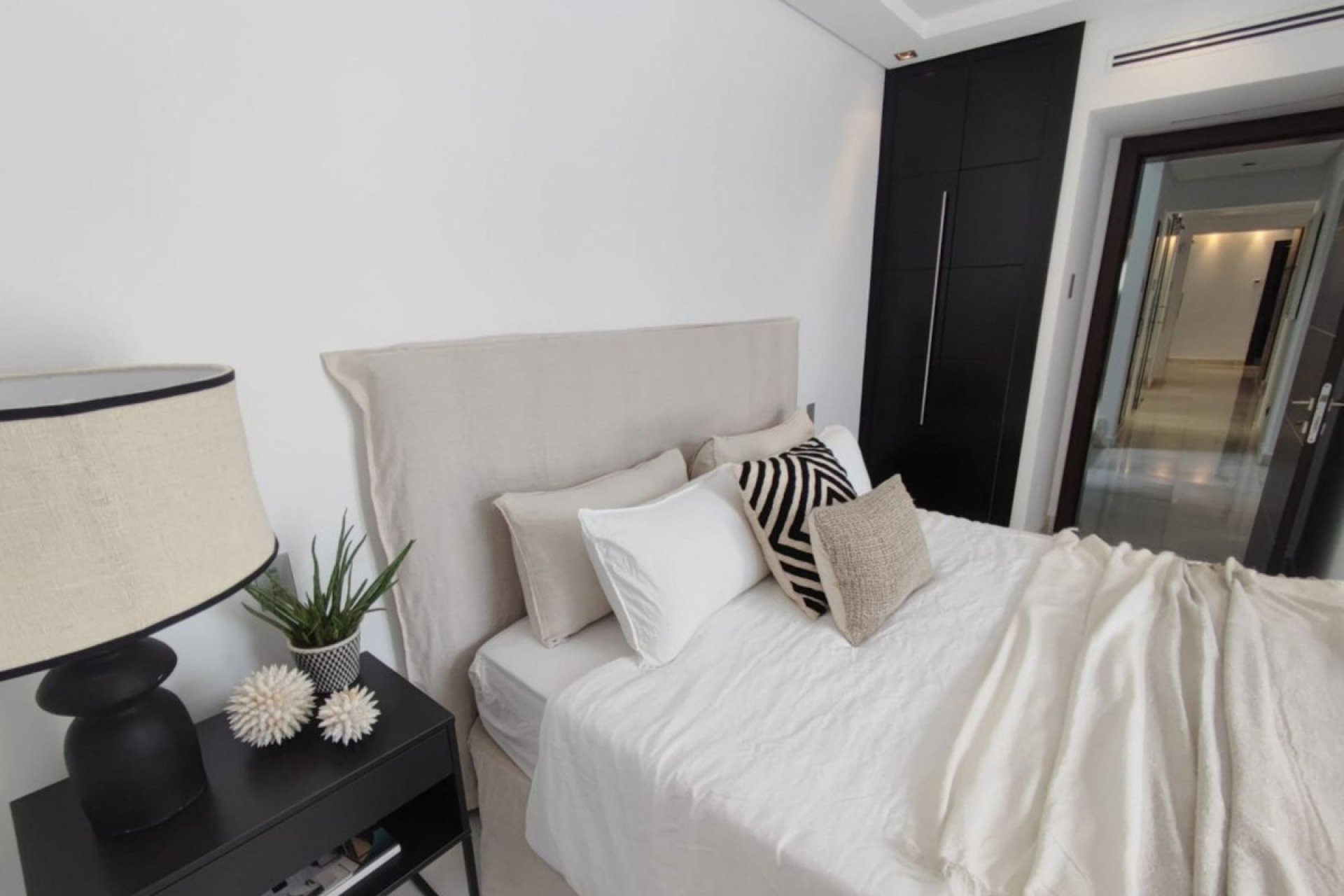 Resale - House - Detached Villa - Marbella - Nueva Andalucia