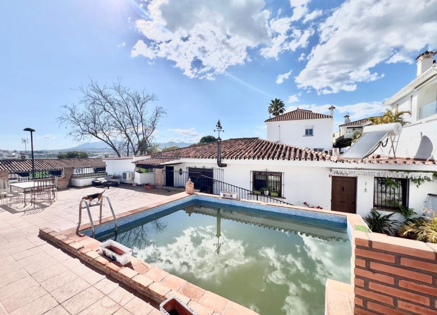 Resale - House - Detached Villa - Marbella - Nueva Andalucia