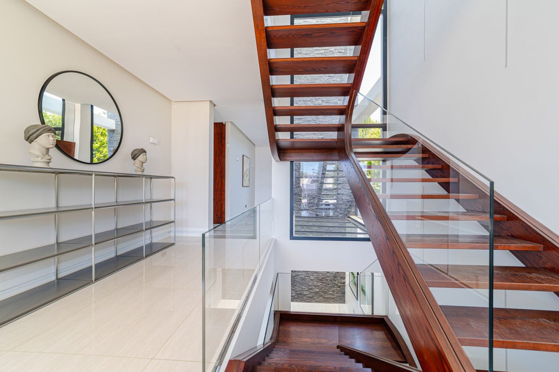 Resale - House - Detached Villa - Marbella - Nueva Andalucia