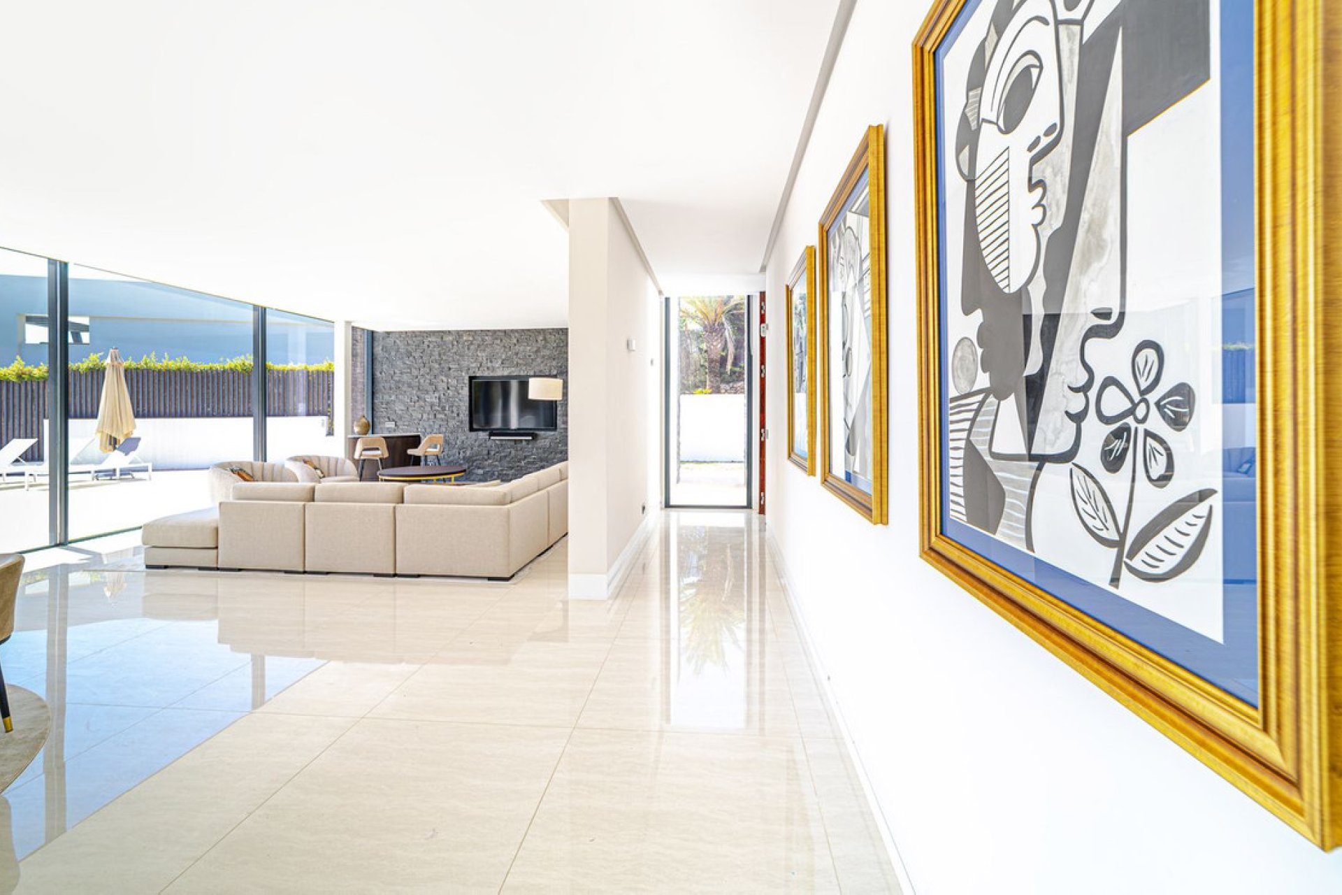 Resale - House - Detached Villa - Marbella - Nueva Andalucia