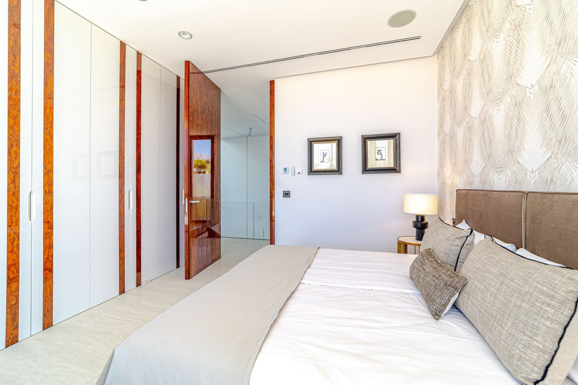 Resale - House - Detached Villa - Marbella - Nueva Andalucia