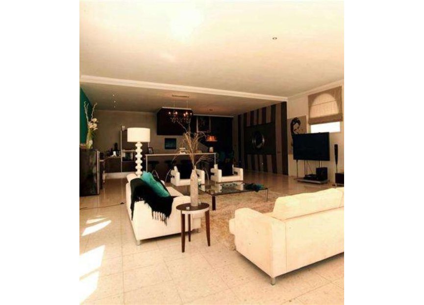 Resale - House - Detached Villa - Marbella - Nueva Andalucia