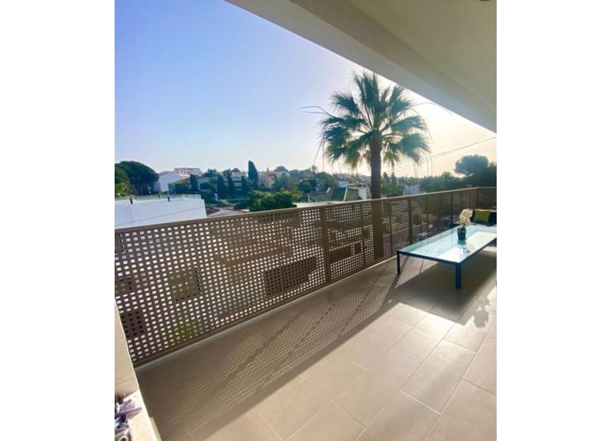 Resale - House - Detached Villa - Marbella - Nueva Andalucia