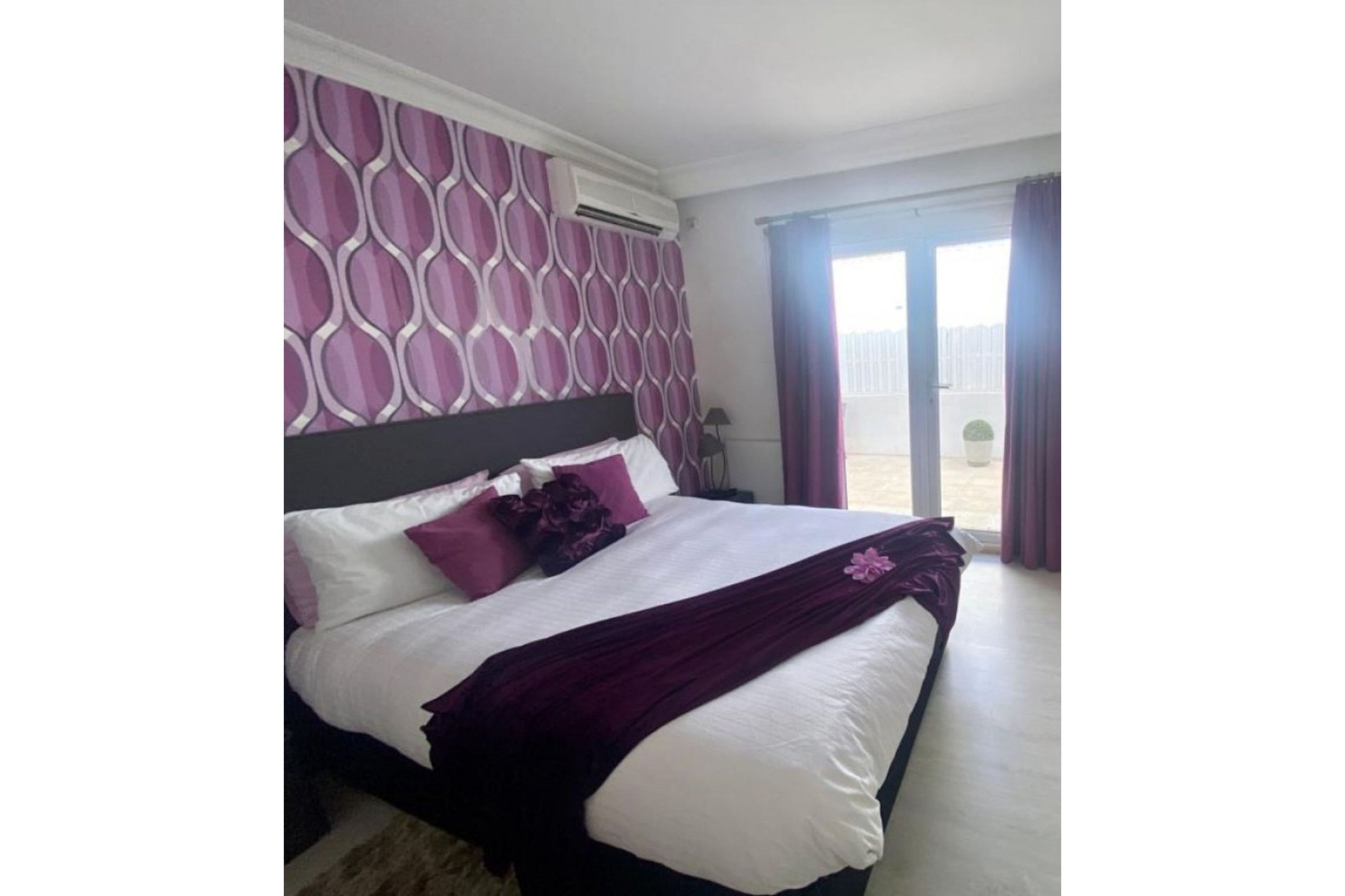 Resale - House - Detached Villa - Marbella - Nueva Andalucia