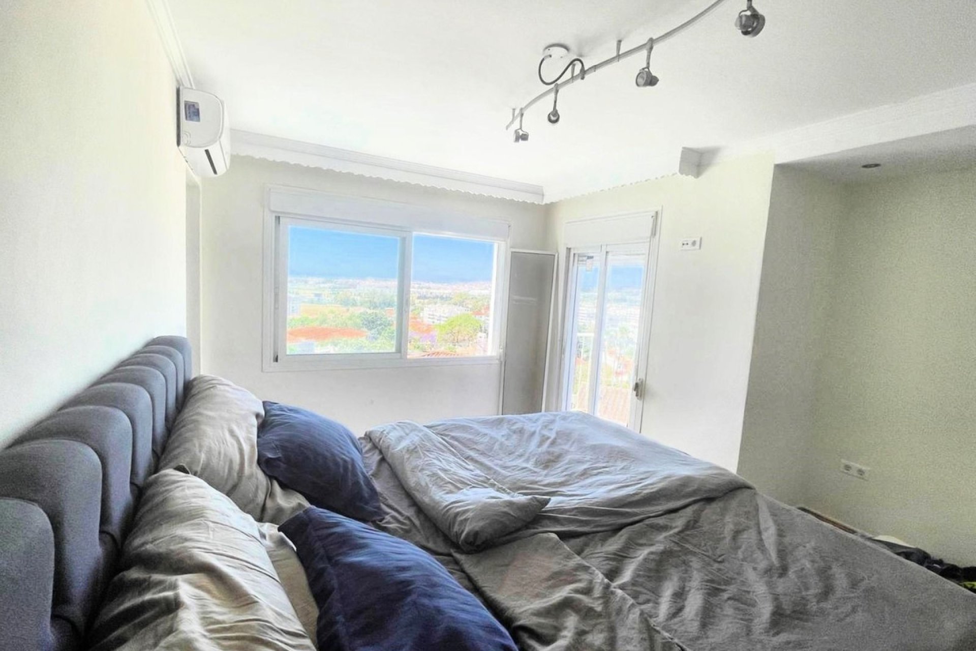 Resale - House - Detached Villa - Marbella - Nueva Andalucia