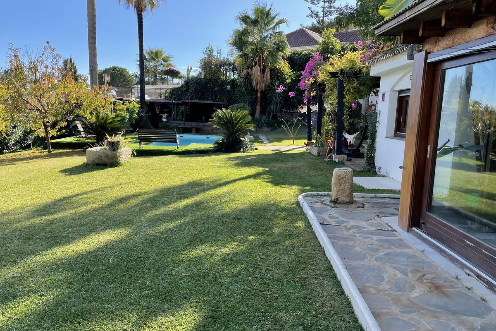 Resale - House - Detached Villa - Marbella - Nueva Andalucia