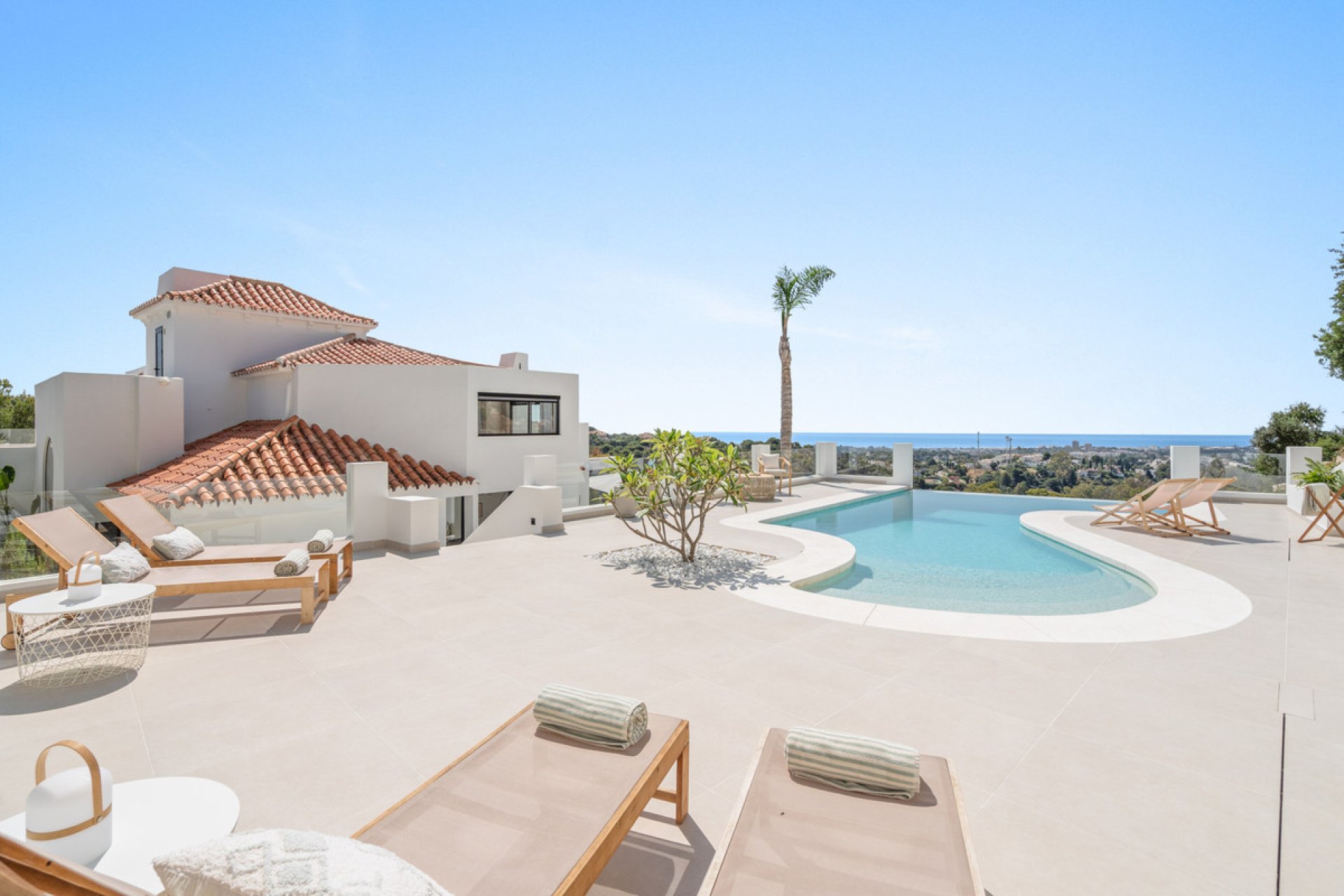 Resale - House - Detached Villa - Marbella - Nueva Andalucia