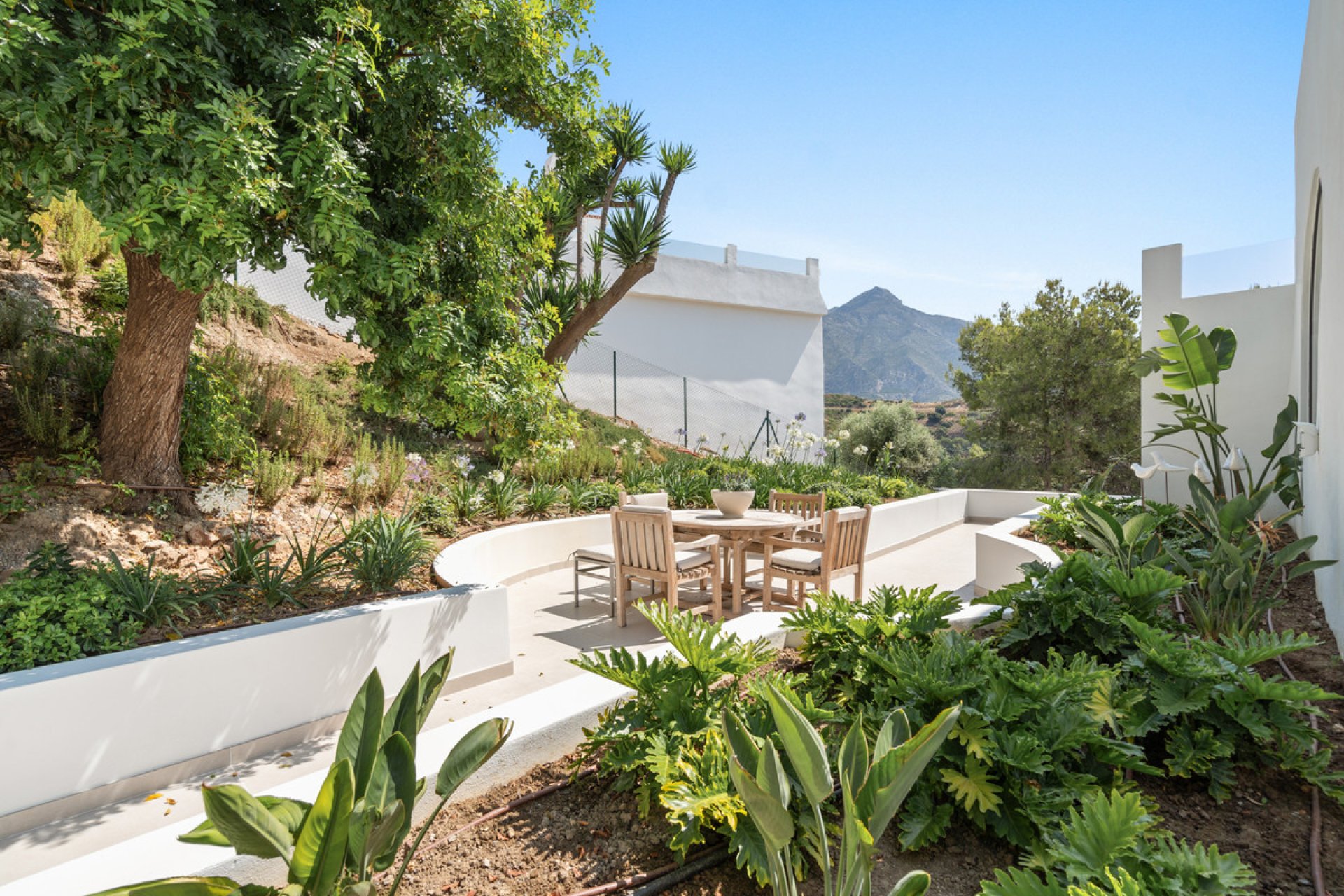 Resale - House - Detached Villa - Marbella - Nueva Andalucia