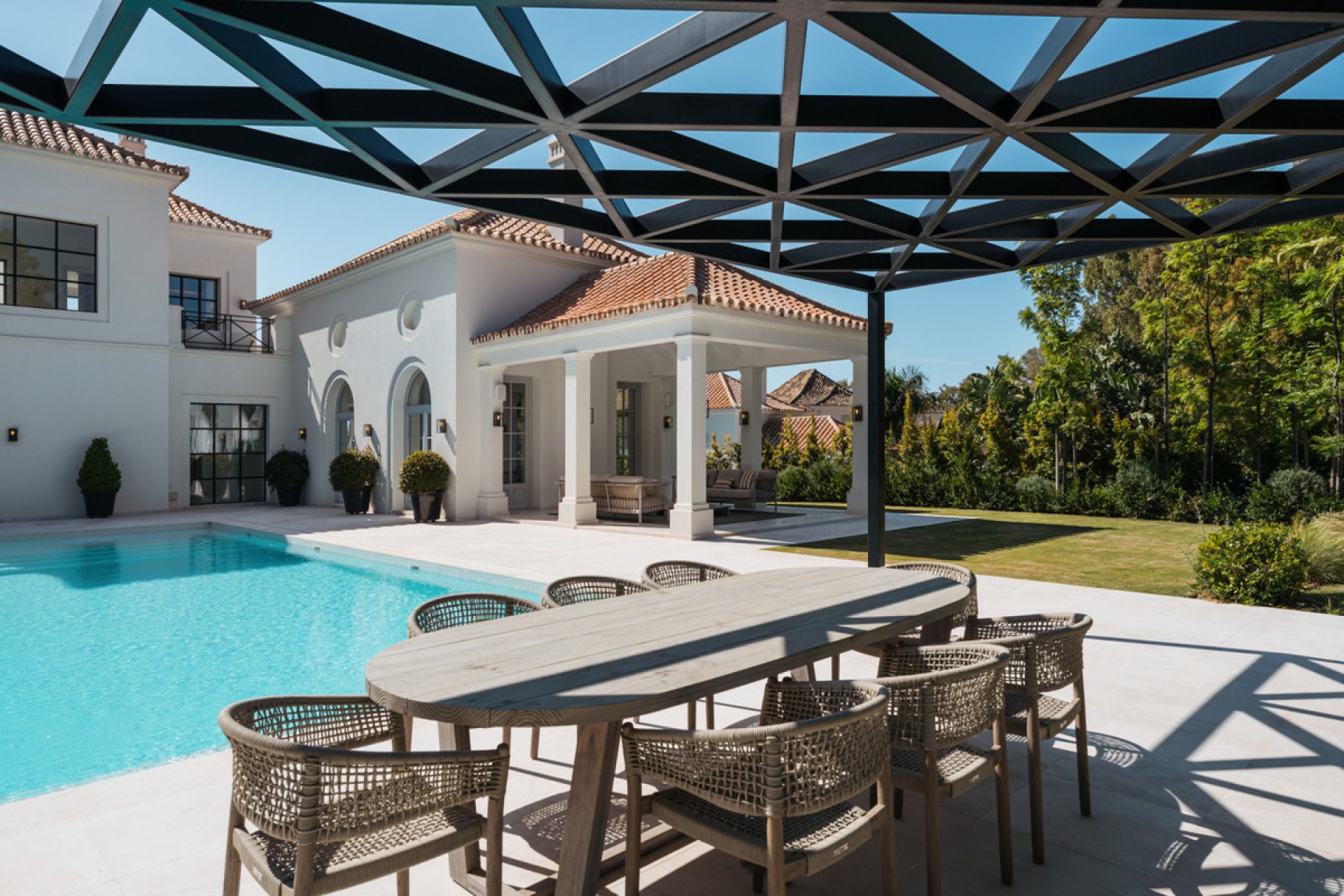 Resale - House - Detached Villa - Marbella - Nueva Andalucia