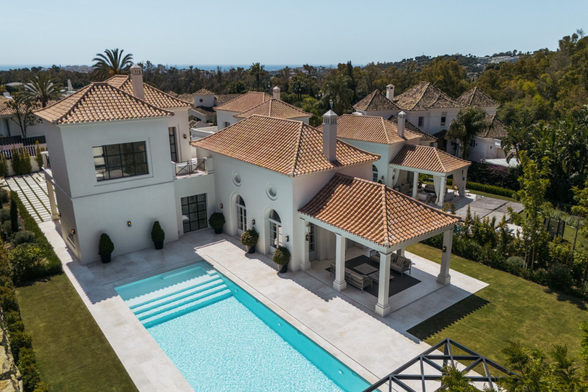 Resale - House - Detached Villa - Marbella - Nueva Andalucia