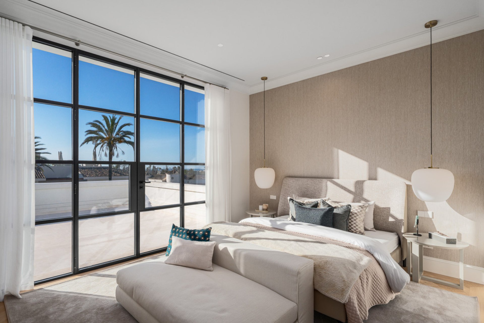 Resale - House - Detached Villa - Marbella - Nueva Andalucia