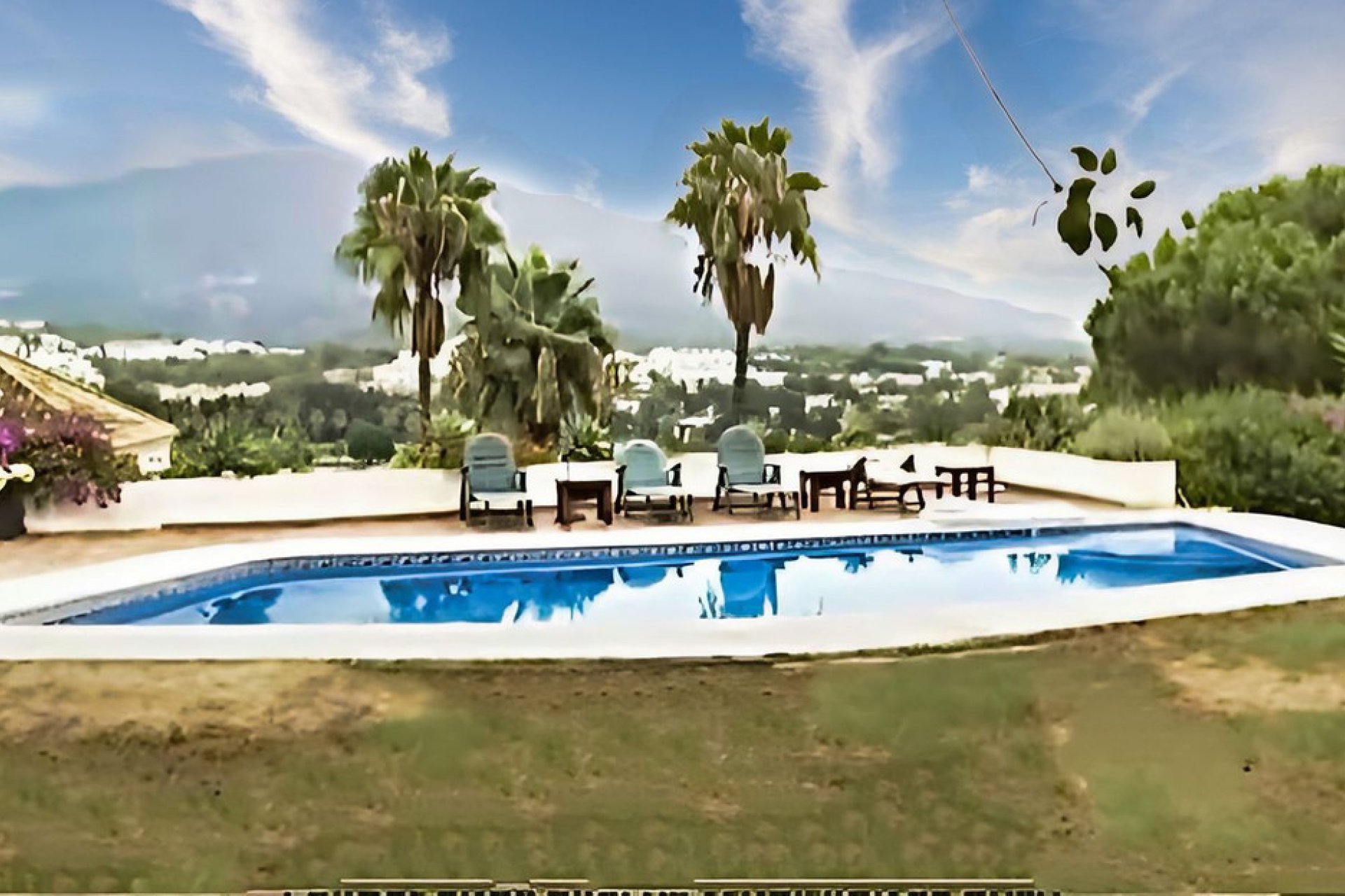 Resale - House - Detached Villa - Marbella - Nueva Andalucia