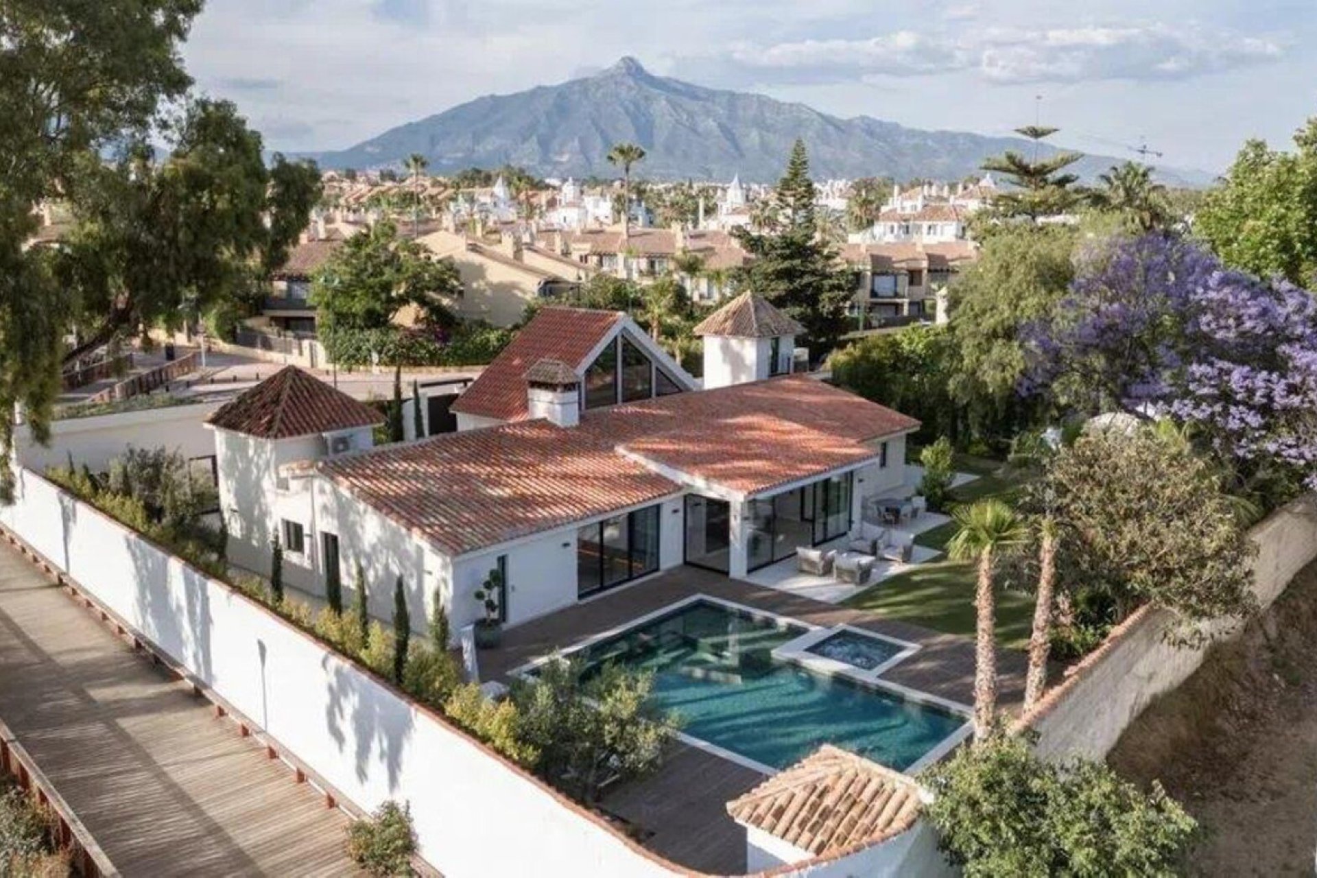 Resale - House - Detached Villa - Marbella - Puerto Banús
