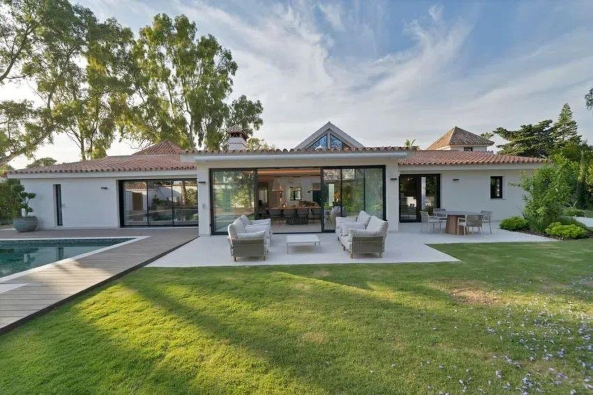 Resale - House - Detached Villa - Marbella - Puerto Banús