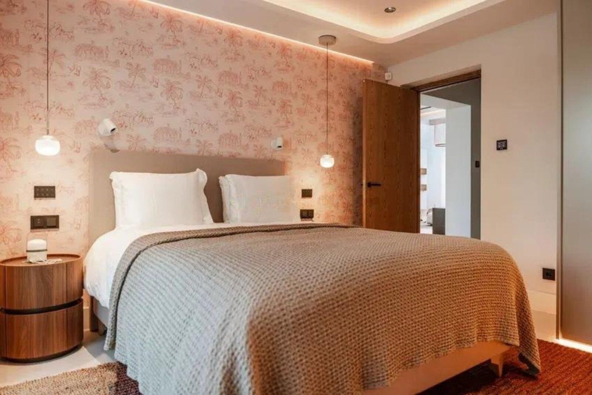 Resale - House - Detached Villa - Marbella - Puerto Banús