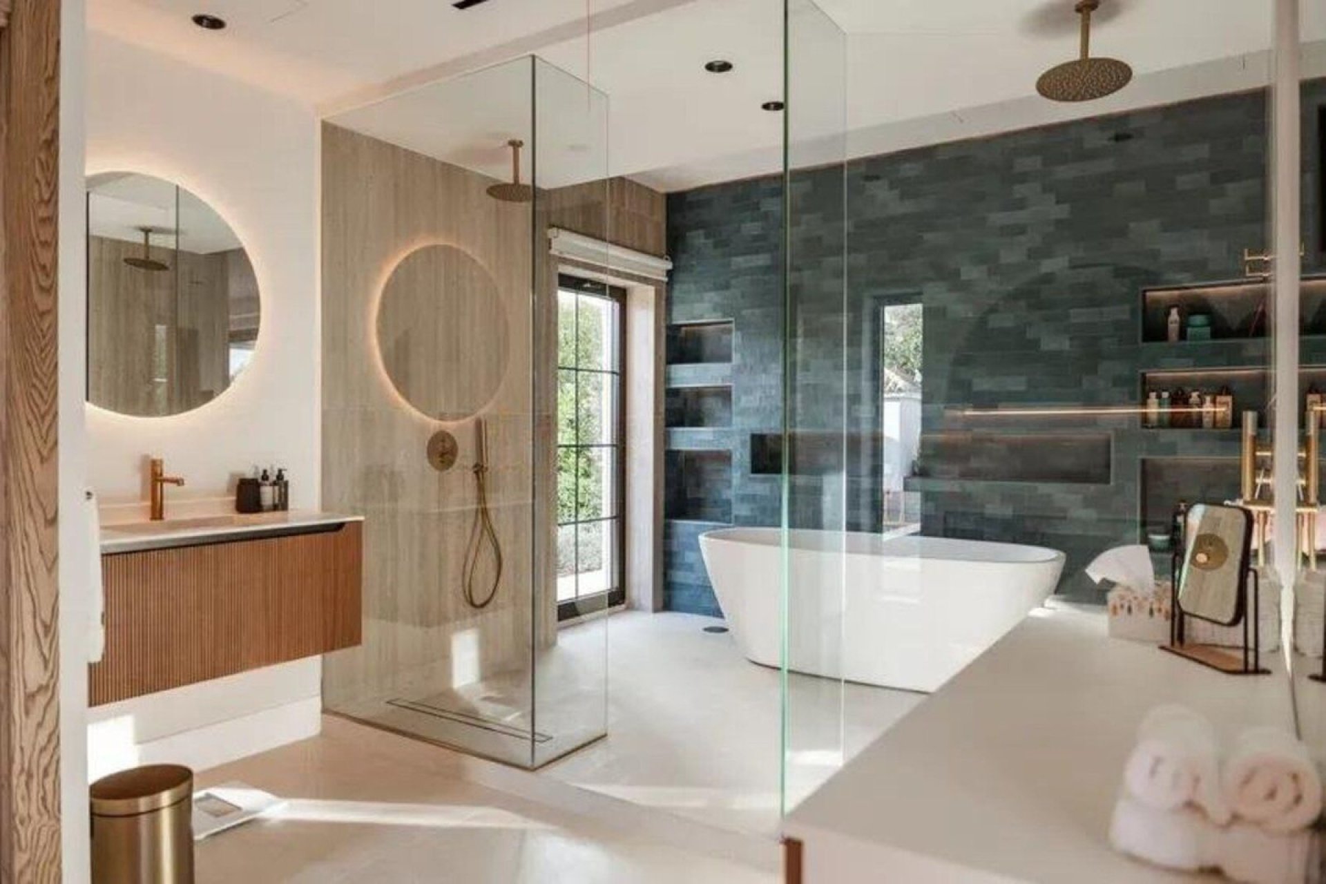 Resale - House - Detached Villa - Marbella - Puerto Banús