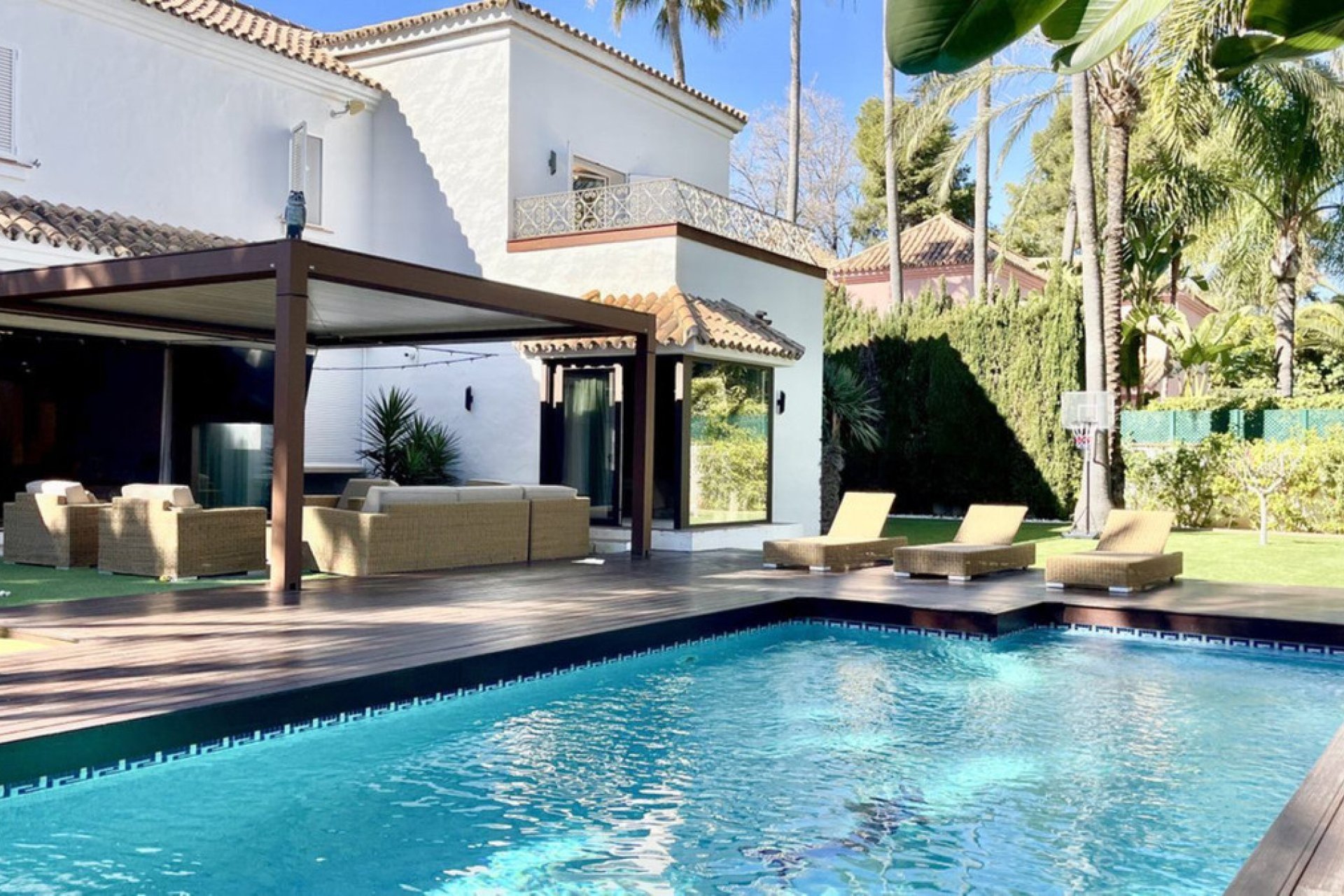 Resale - House - Detached Villa - Marbella - Puerto Banús