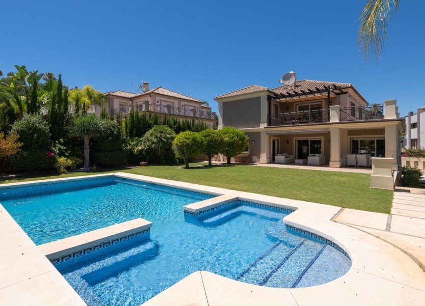 Resale - House - Detached Villa - Marbella - Puerto Banús