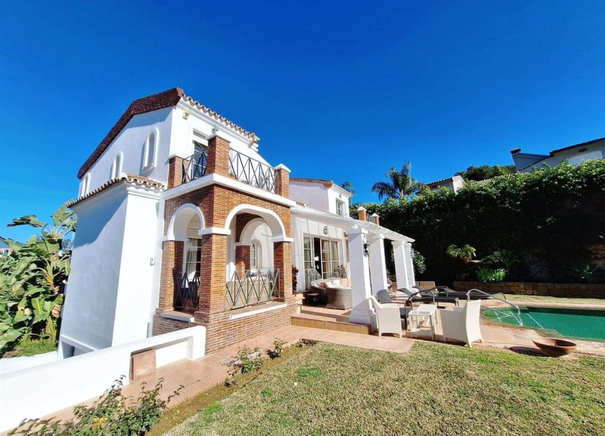 Resale - House - Detached Villa - Marbella - Puerto Banús