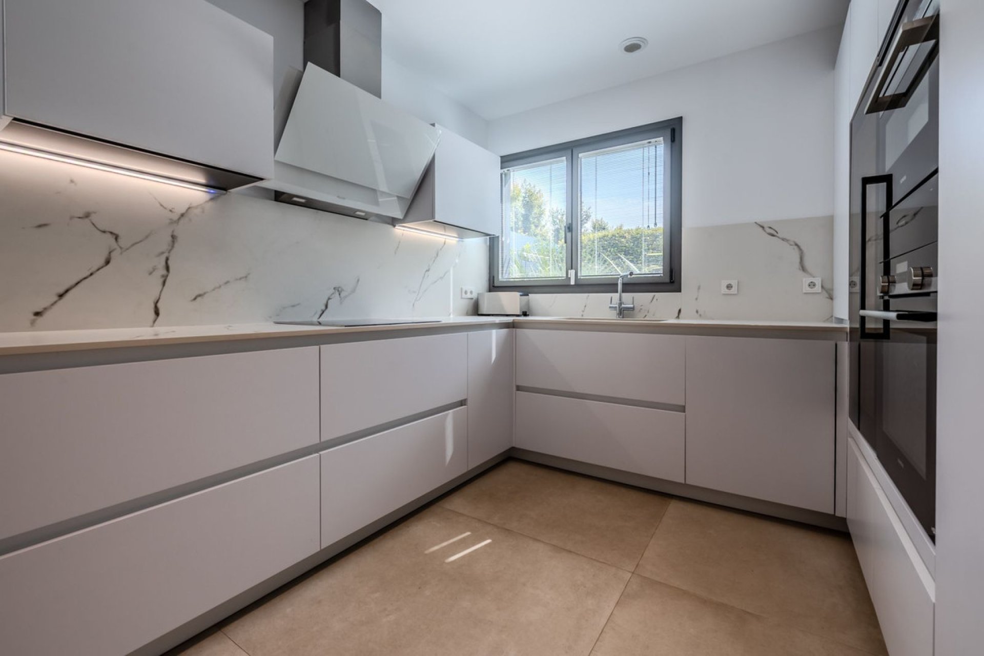 Resale - House - Detached Villa - Marbella - Puerto Banús