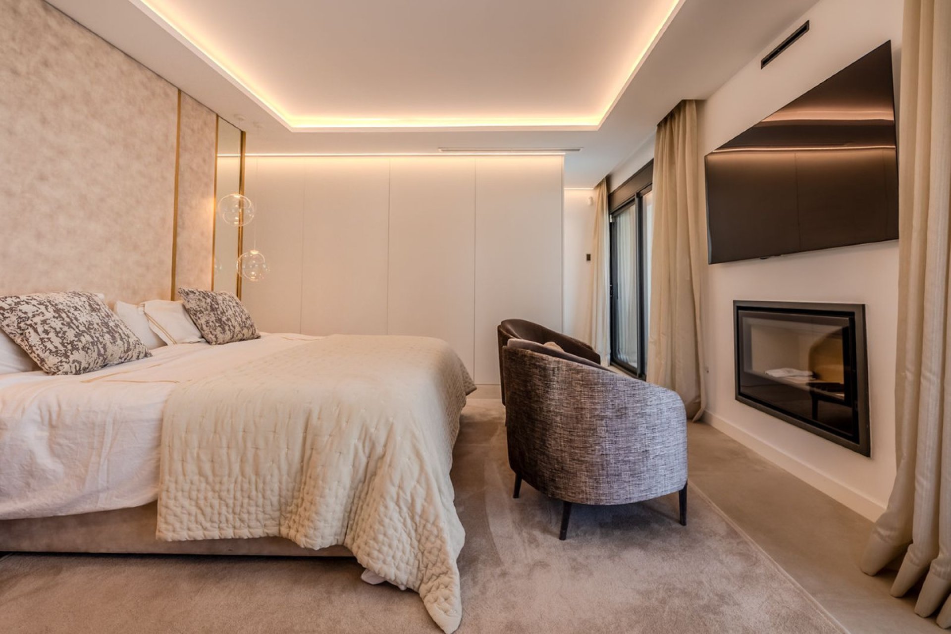 Resale - House - Detached Villa - Marbella - Puerto Banús