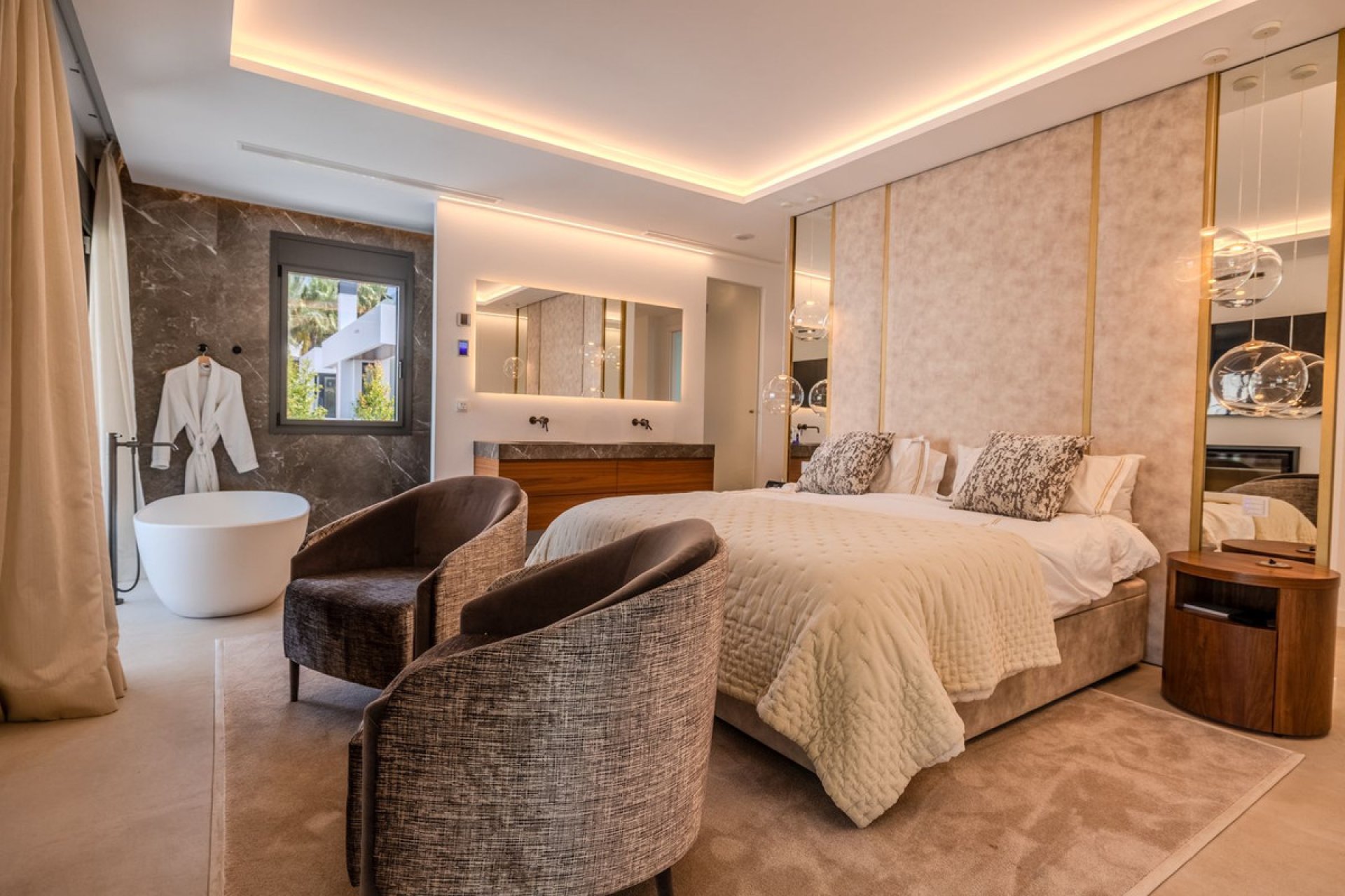 Resale - House - Detached Villa - Marbella - Puerto Banús