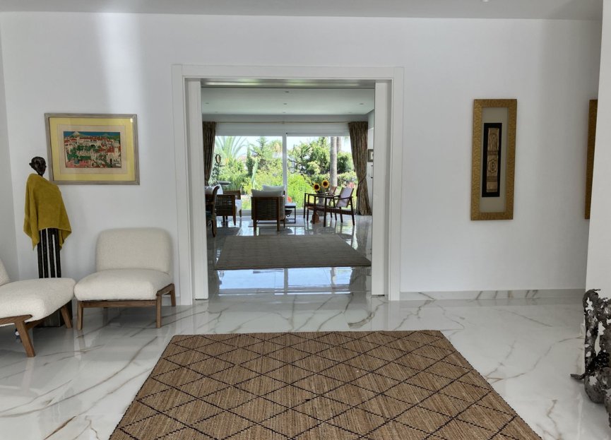 Resale - House - Detached Villa - Marbella - Puerto Banús