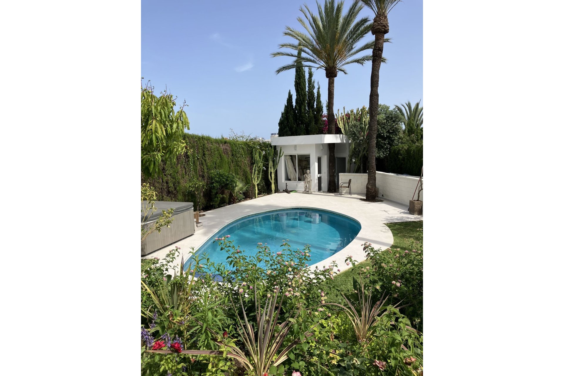 Resale - House - Detached Villa - Marbella - Puerto Banús