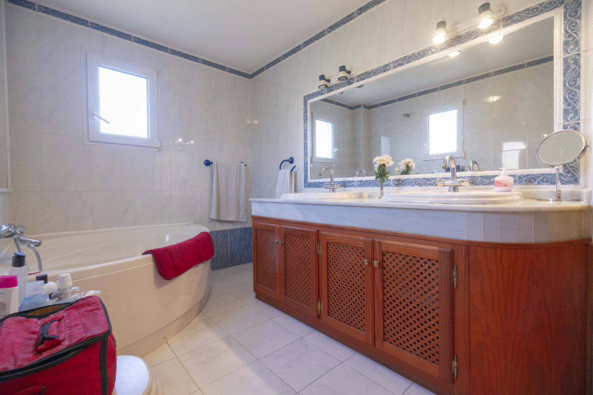 Resale - House - Detached Villa - Marbella - Reserva de Marbella