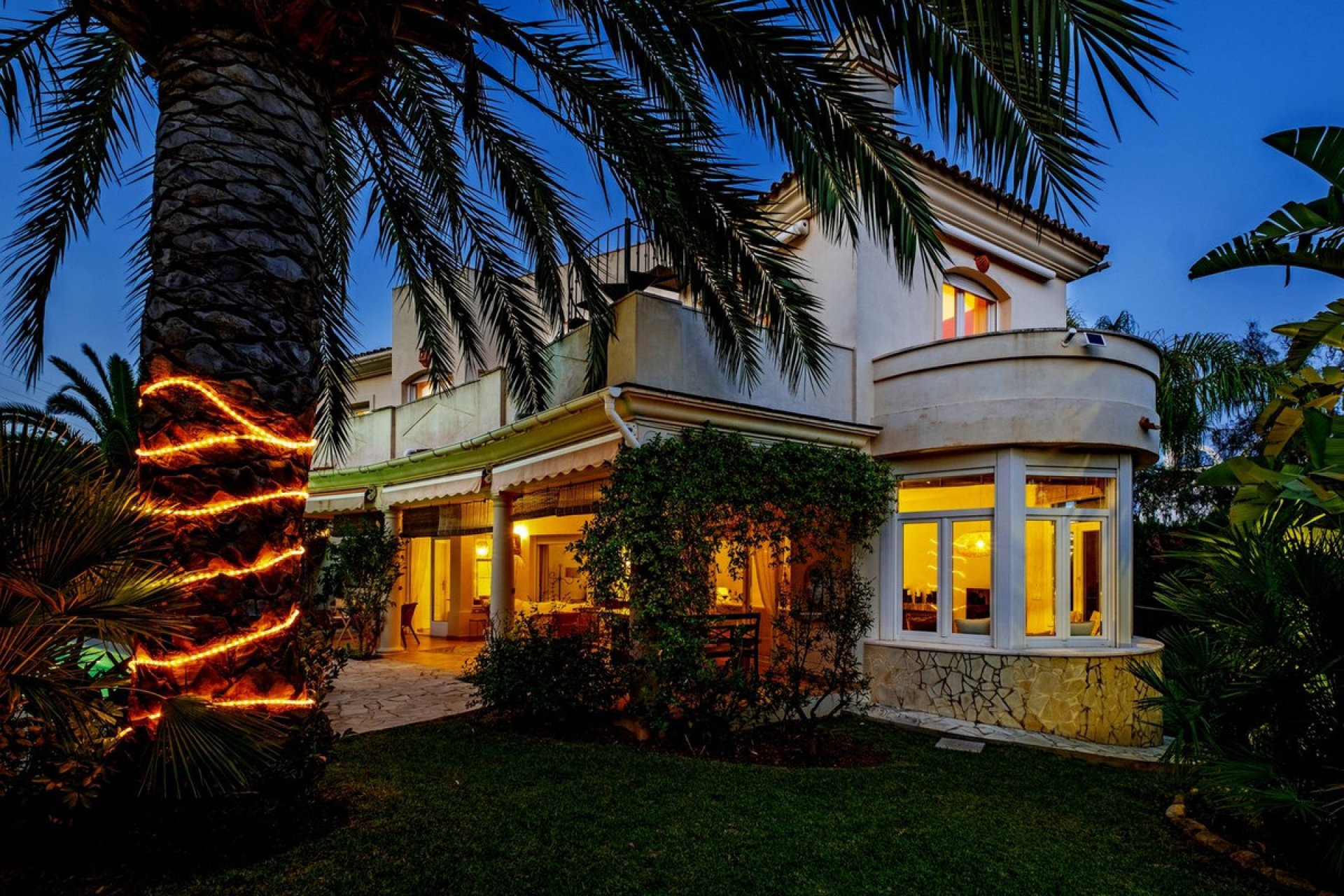 Resale - House - Detached Villa - Marbella - Reserva de Marbella