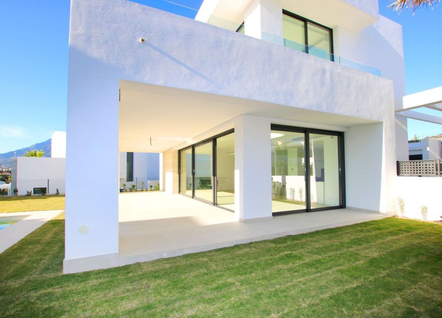 Resale - House - Detached Villa - Marbella - Río Real