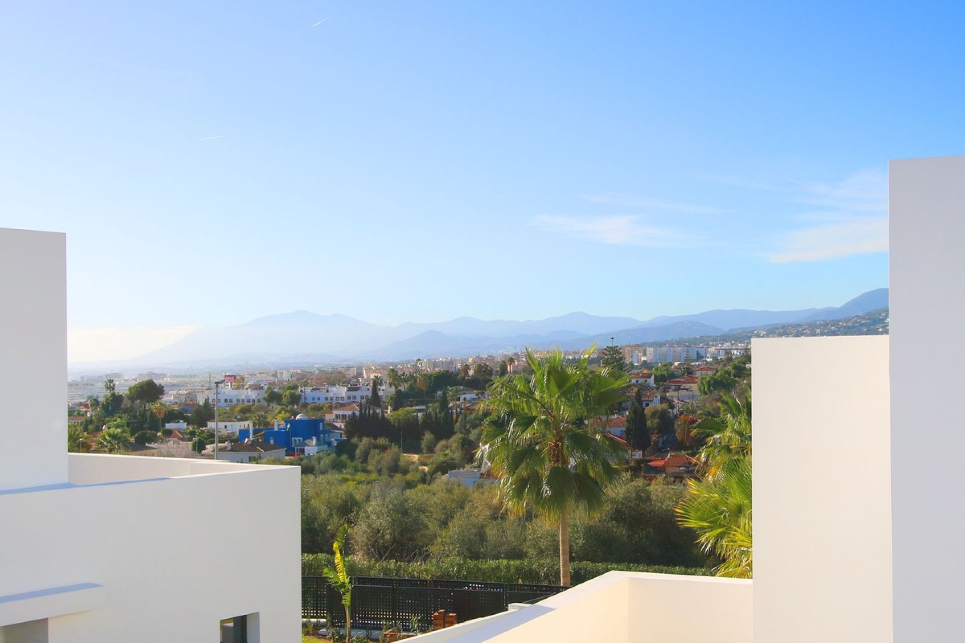 Resale - House - Detached Villa - Marbella - Río Real