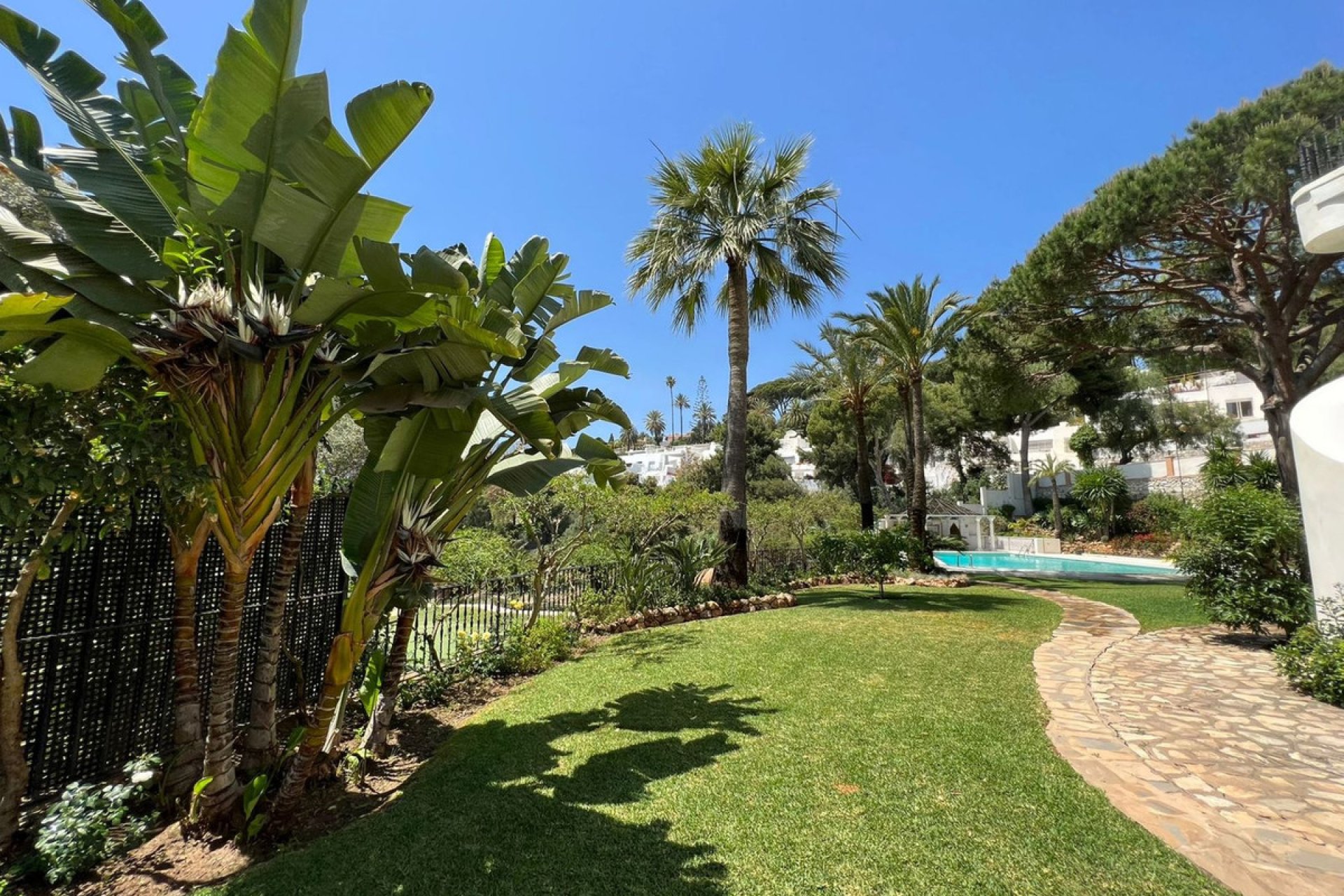 Resale - House - Detached Villa - Marbella - Río Real