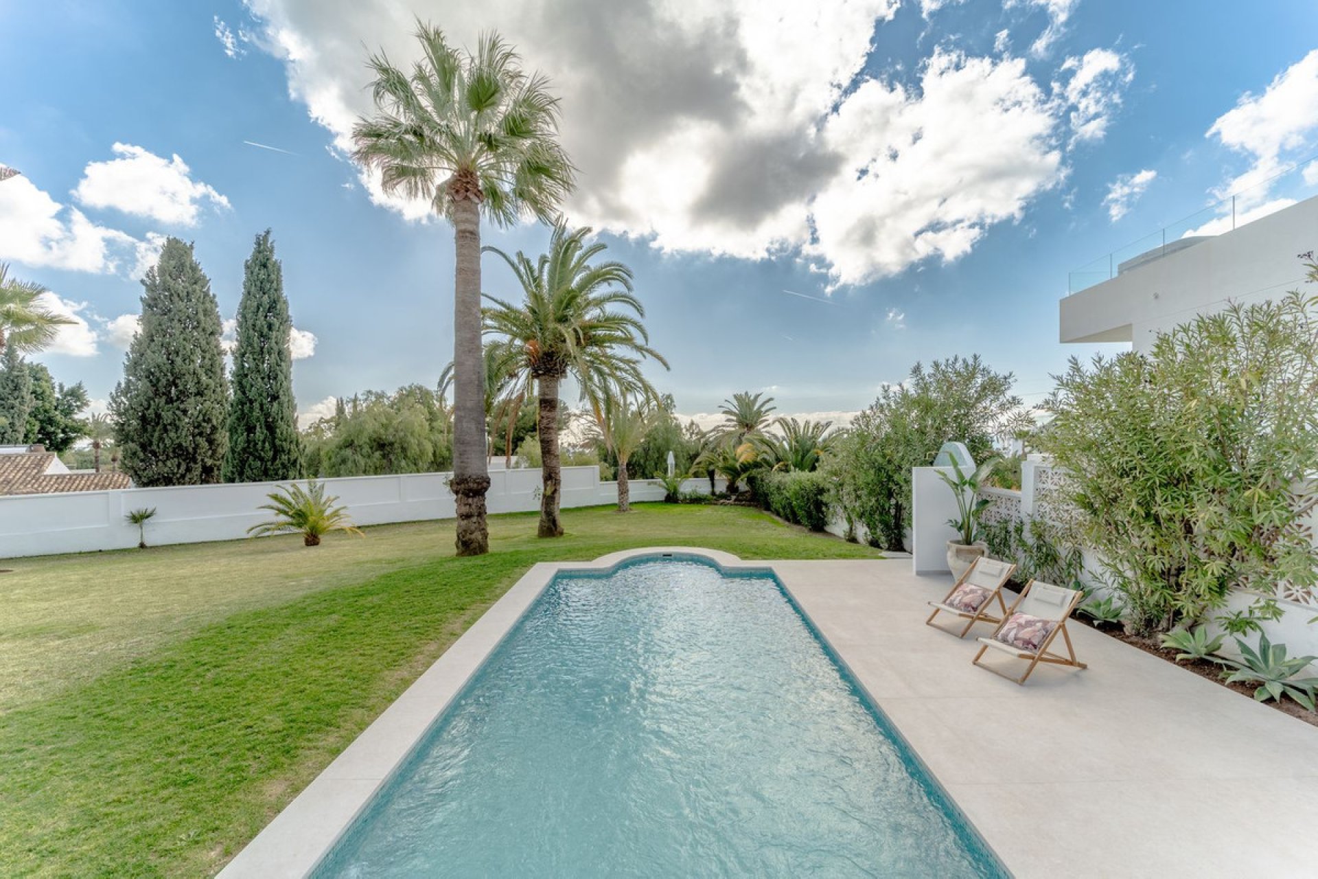 Resale - House - Detached Villa - Marbella - Río Real