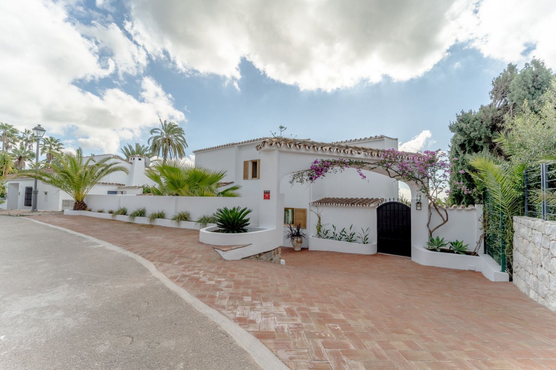 Resale - House - Detached Villa - Marbella - Río Real