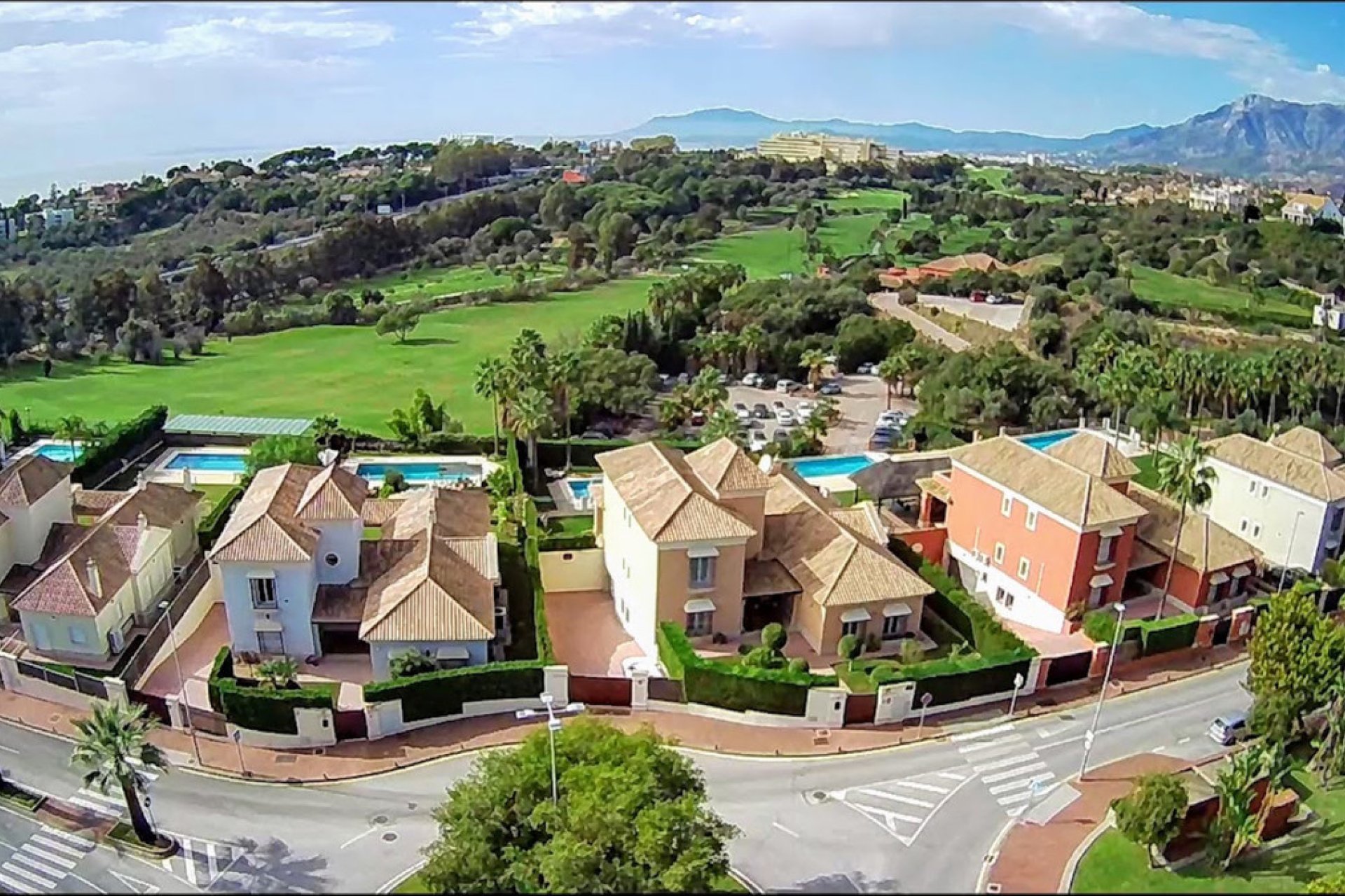 Resale - House - Detached Villa - Marbella - Santa Clara