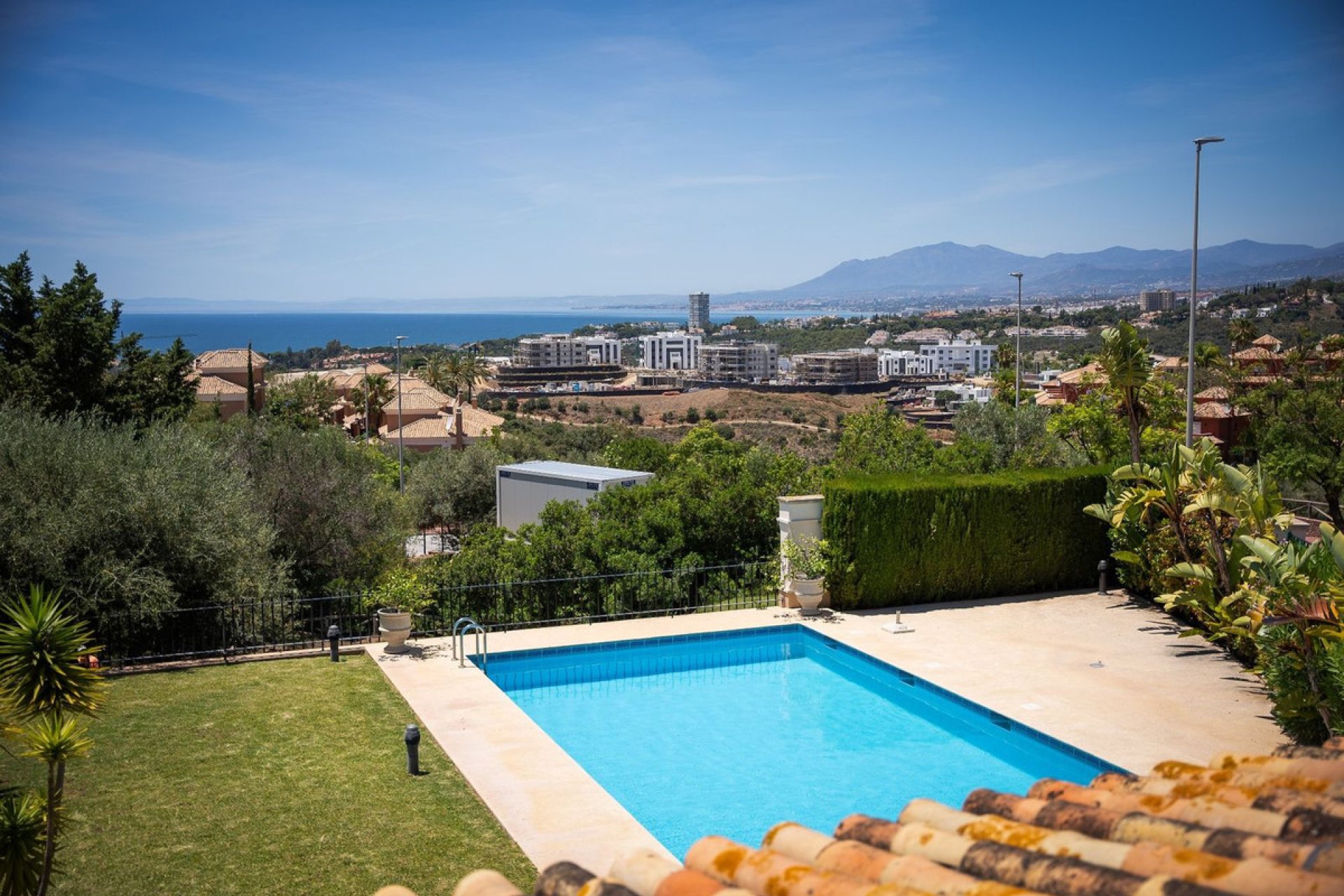 Resale - House - Detached Villa - Marbella - Santa Clara