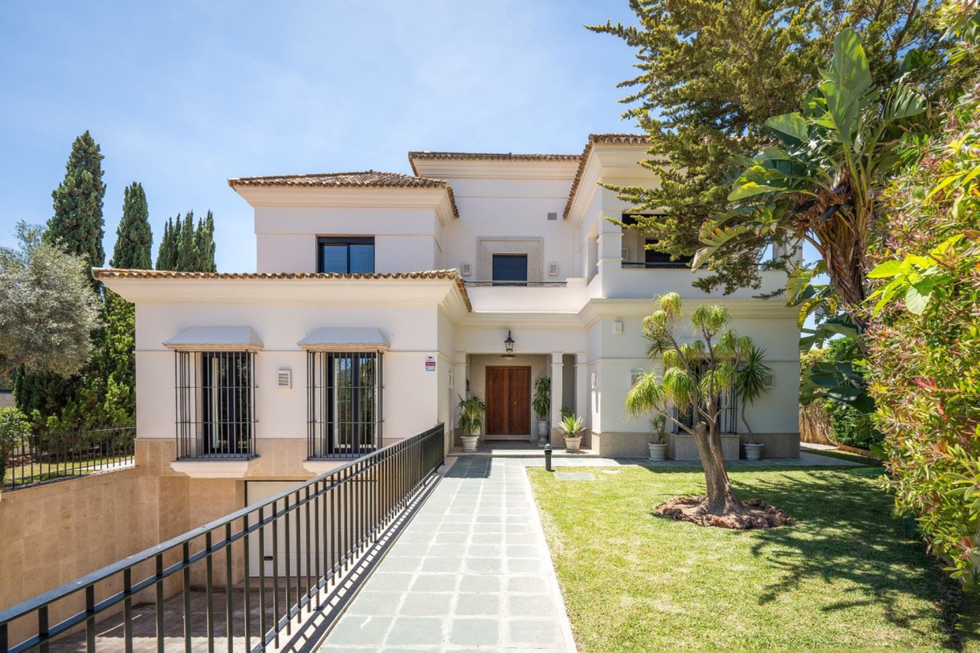 Resale - House - Detached Villa - Marbella - Santa Clara